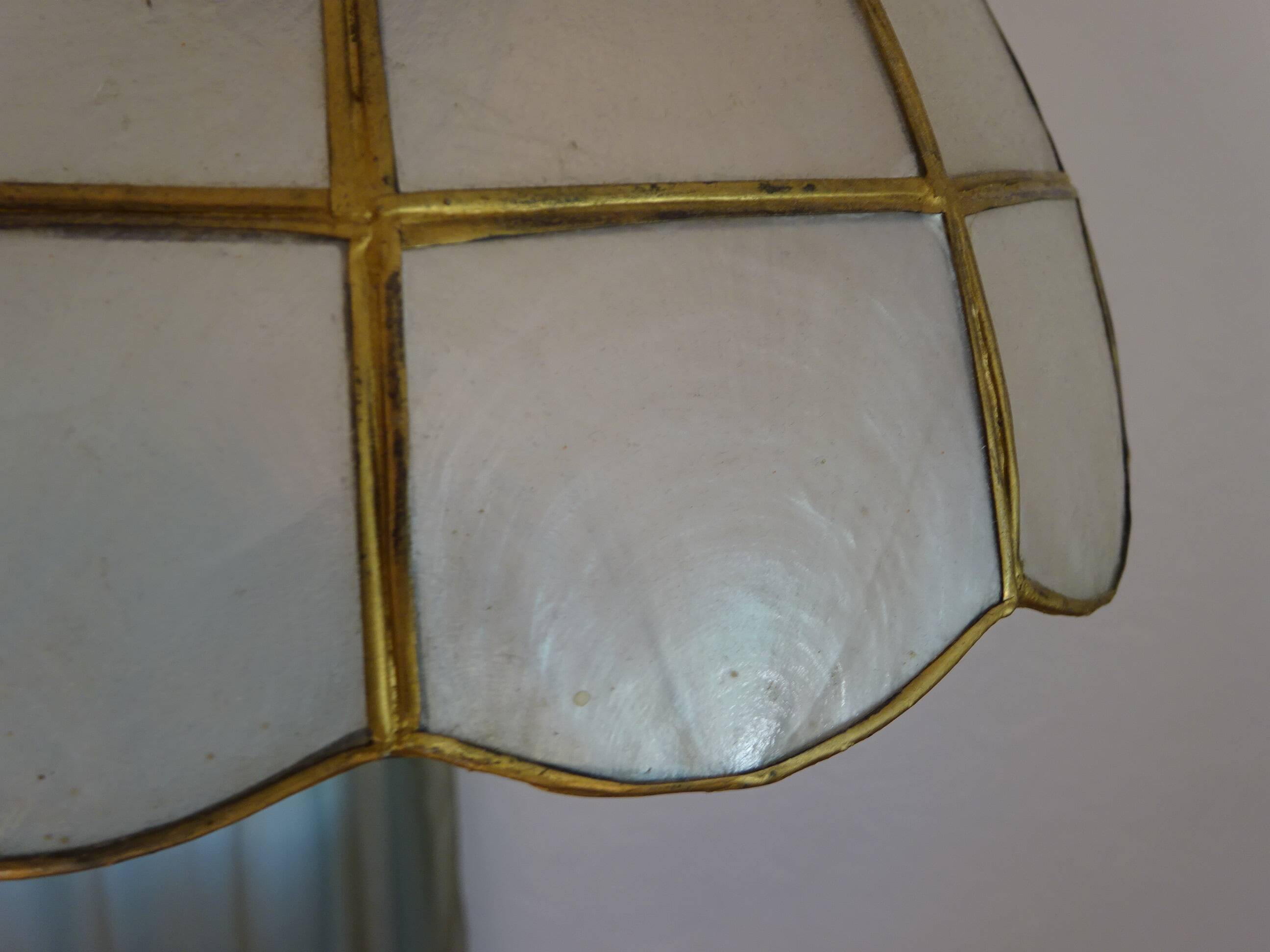 Lustre vintage en nacre et laiton