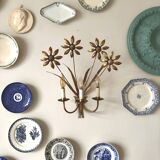 3-light flower wall light in gold metal