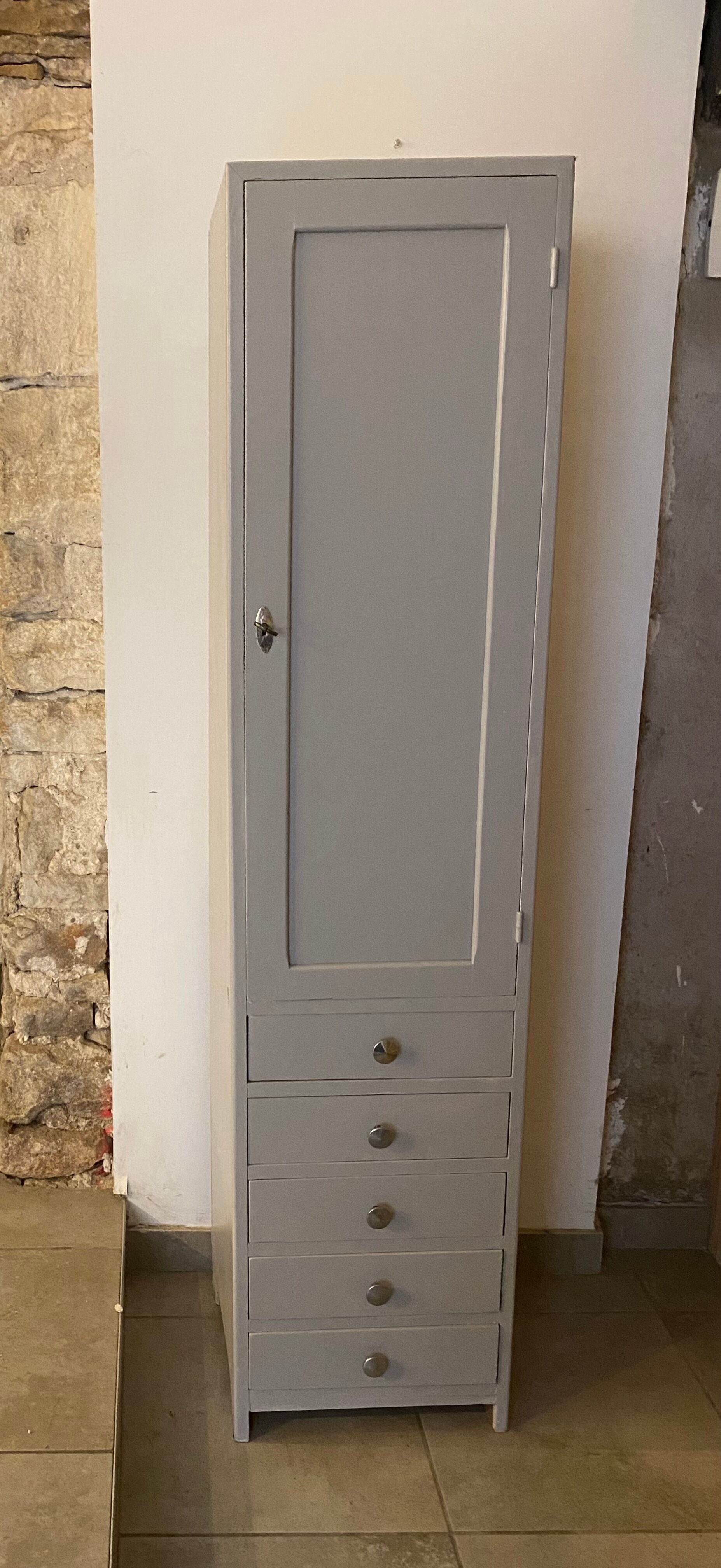 Toilet column cabinet