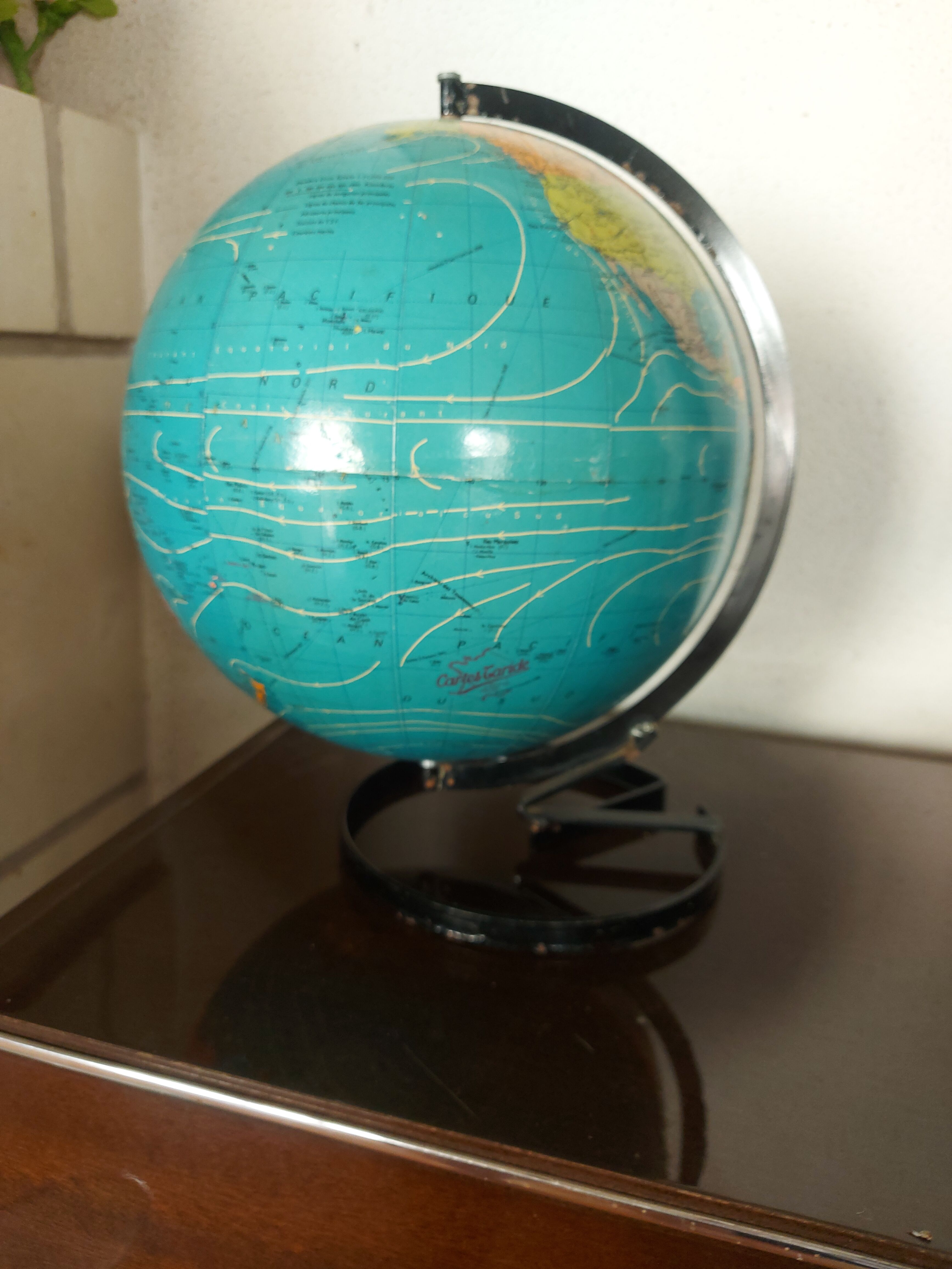 Globe terrestre , Mappemonde vintage tarides , 1977