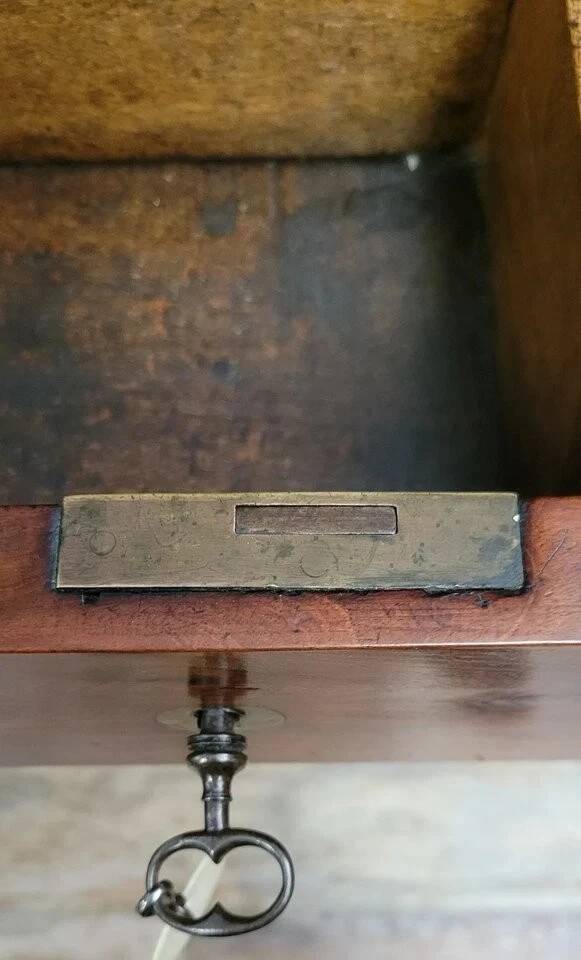 Saint Hubert buffet with shelves, Restoration period, in mahogany, circa 1820