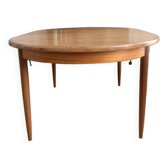 Oval teak table