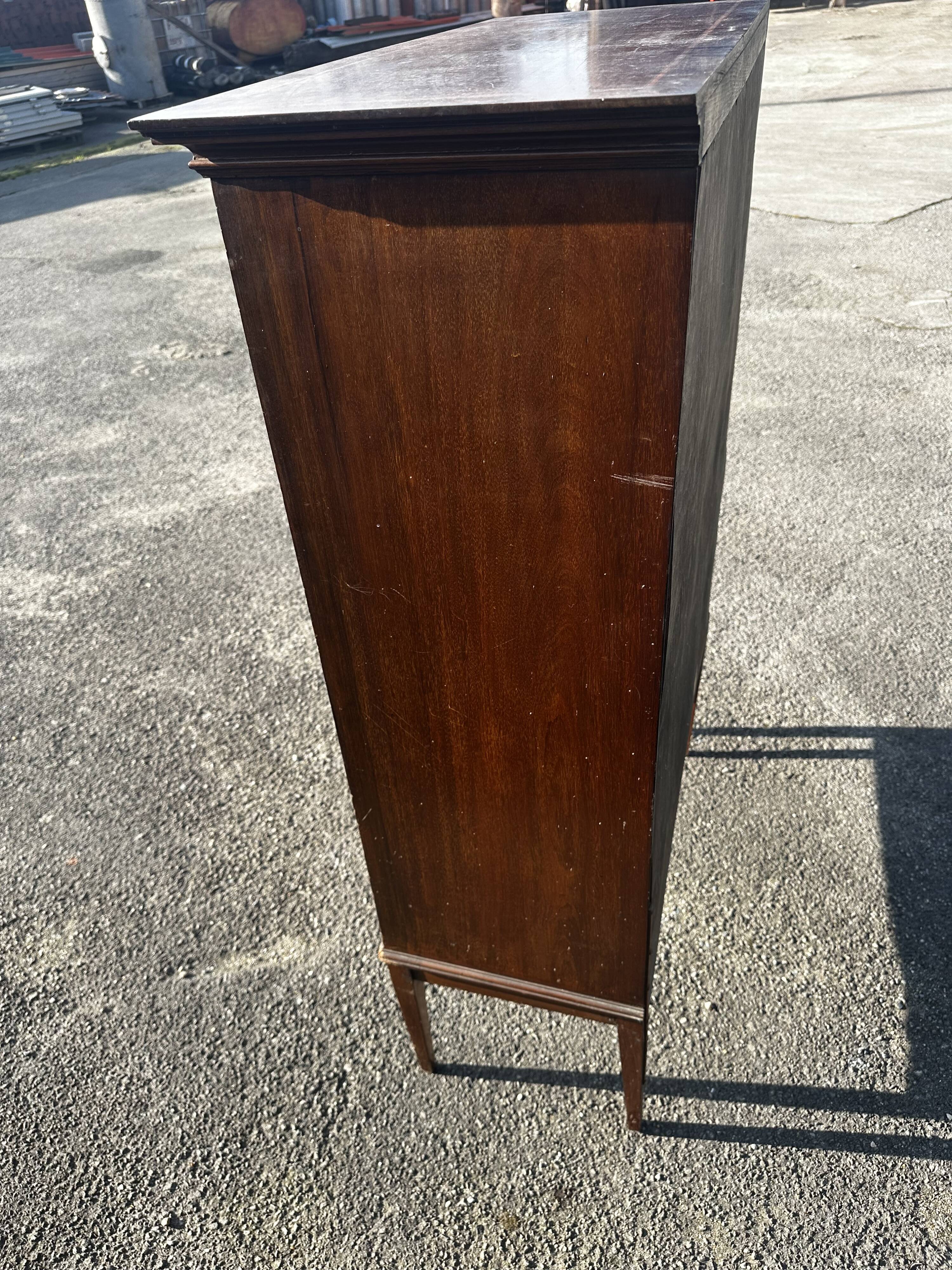 Vitrine buffet en acajou début XX e - Royaume Uni