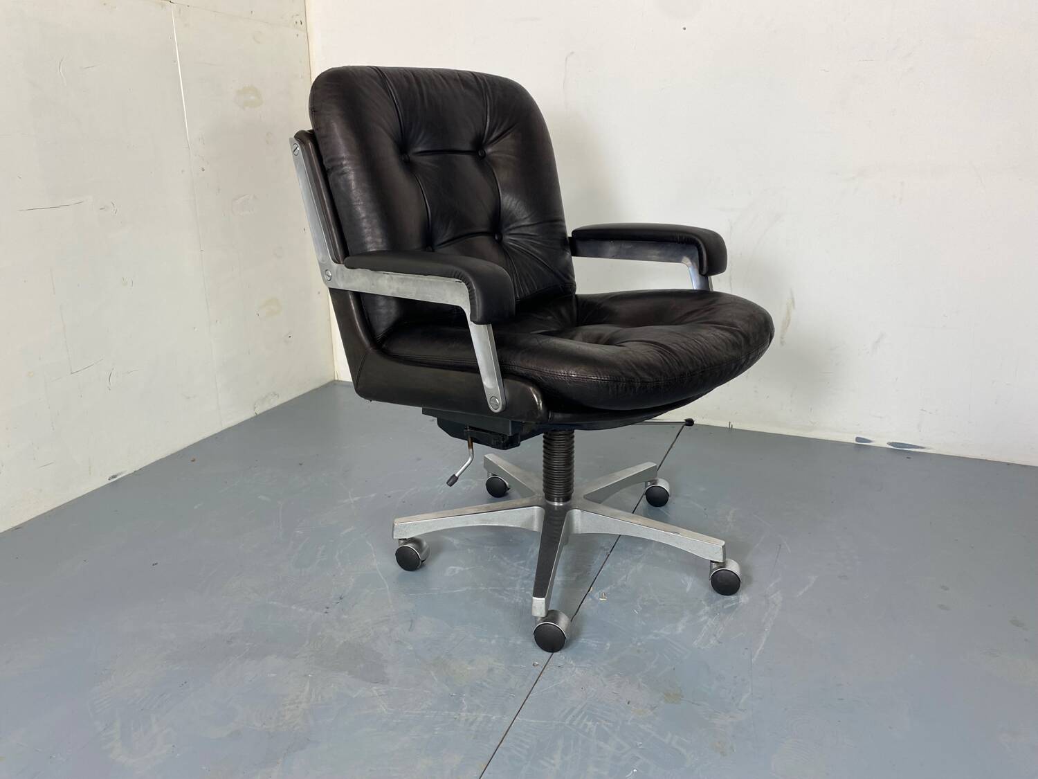 Mid-Century Italian Modernist Leather and Steel Adjustable Desk Chair, 1950s