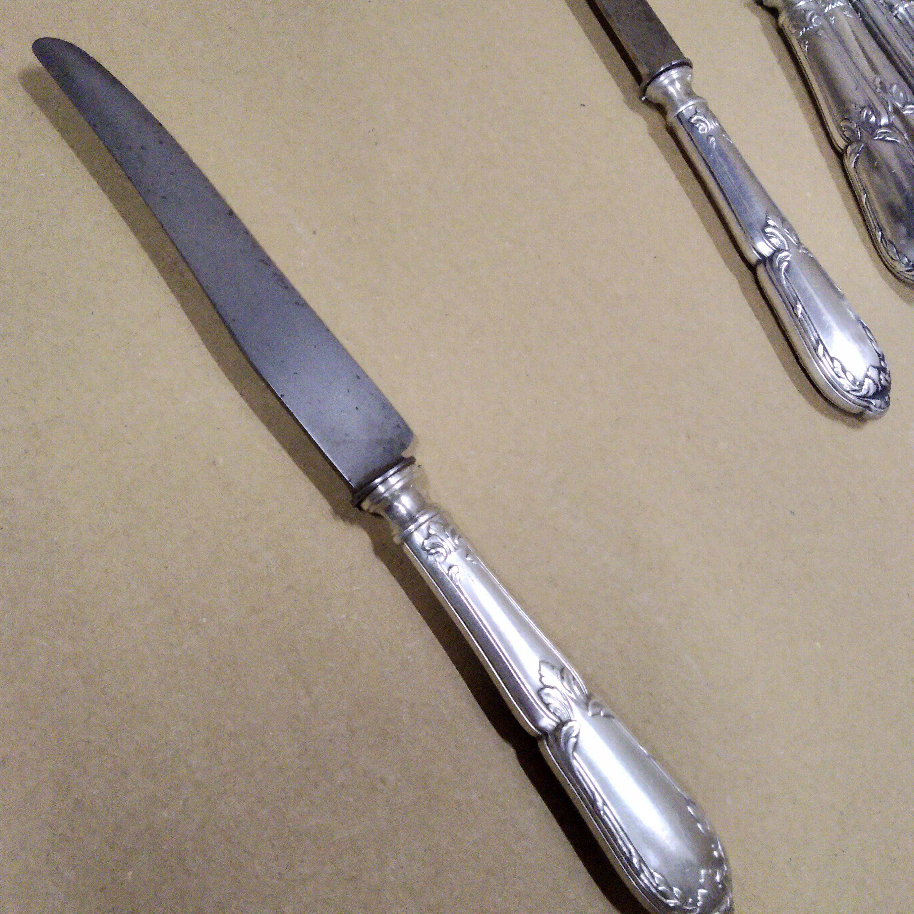 Table knife service and dessert knives