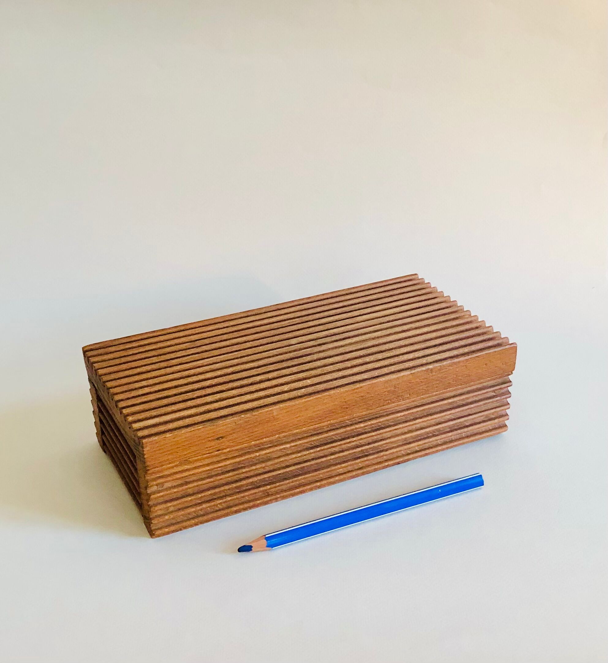 Boîte en bois faite main L25cm