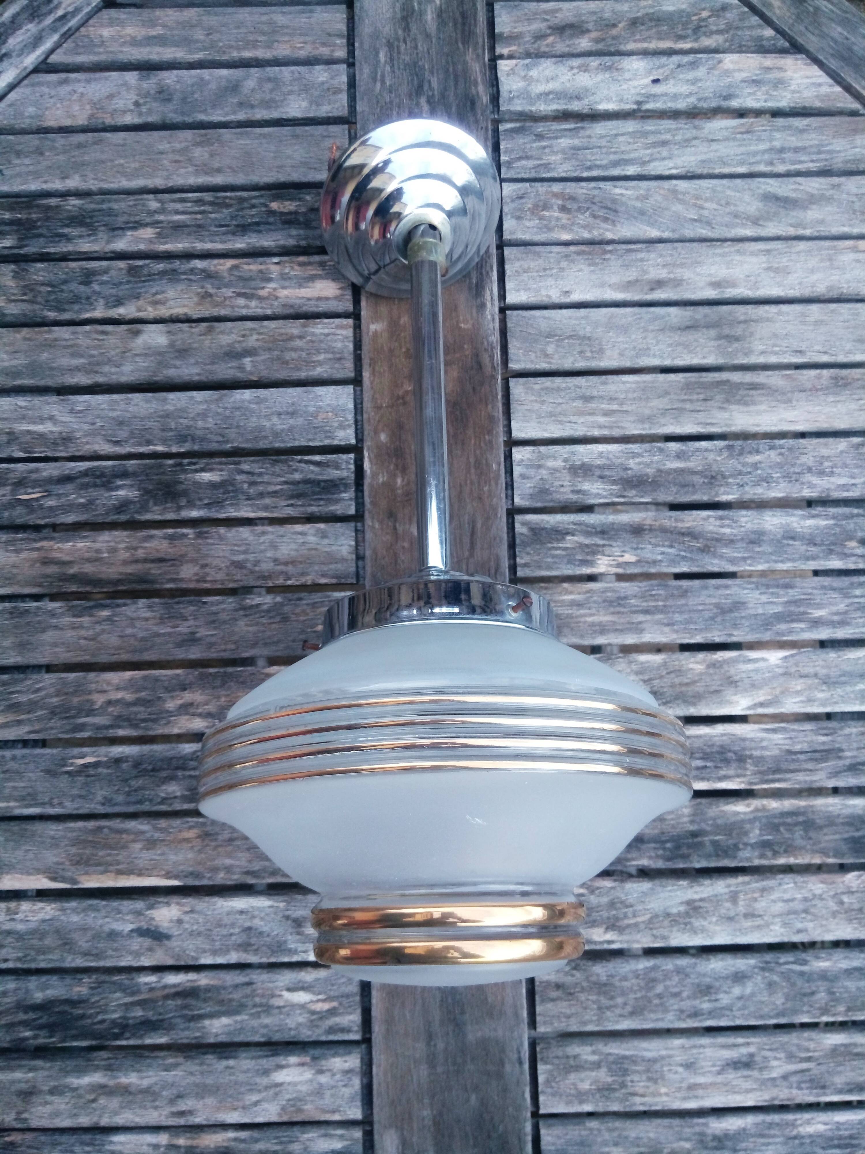 Vintage chandelier - Opaque glass globe and gold - 1950