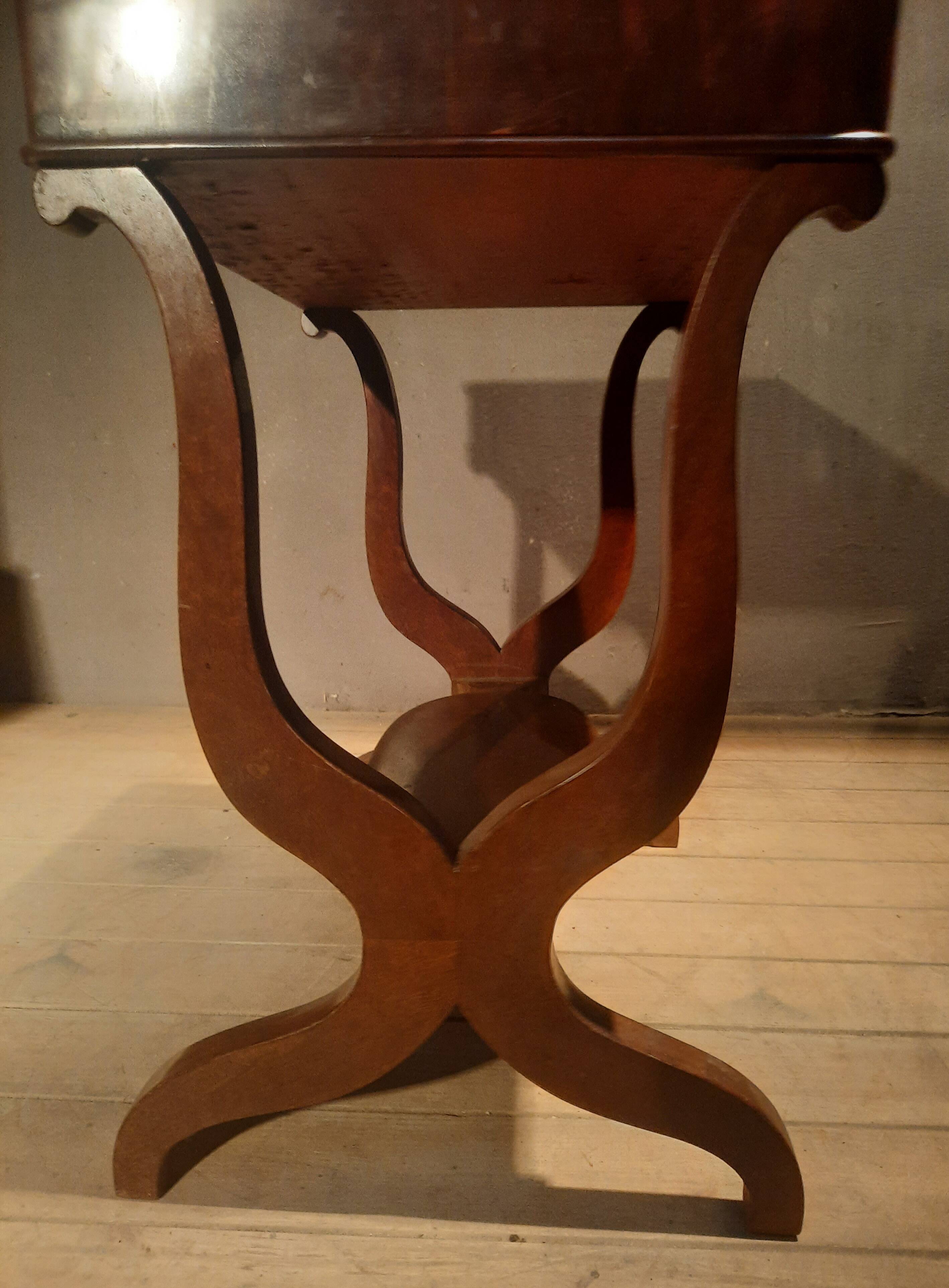 Table d appoin à cuvette t en acajou