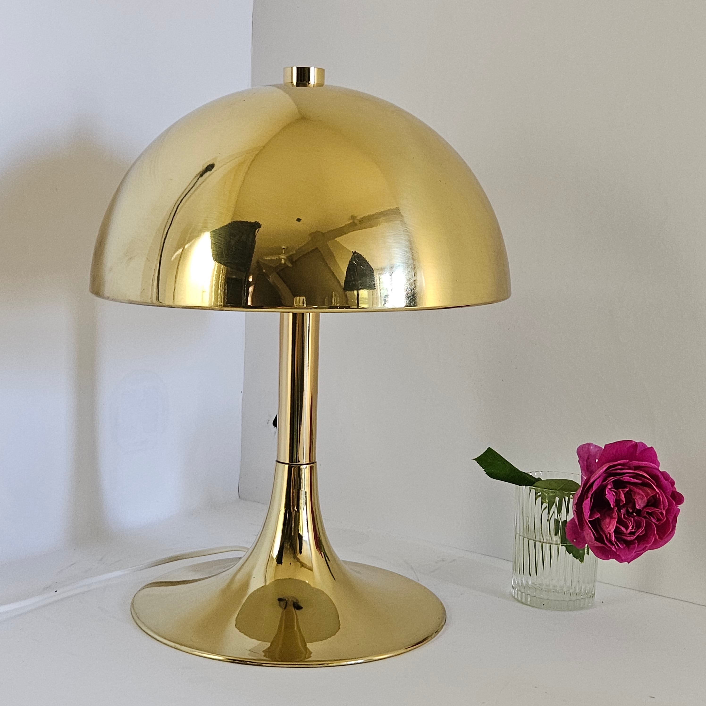 Mushroom-shaped brass table lamp, Italy, 1970s