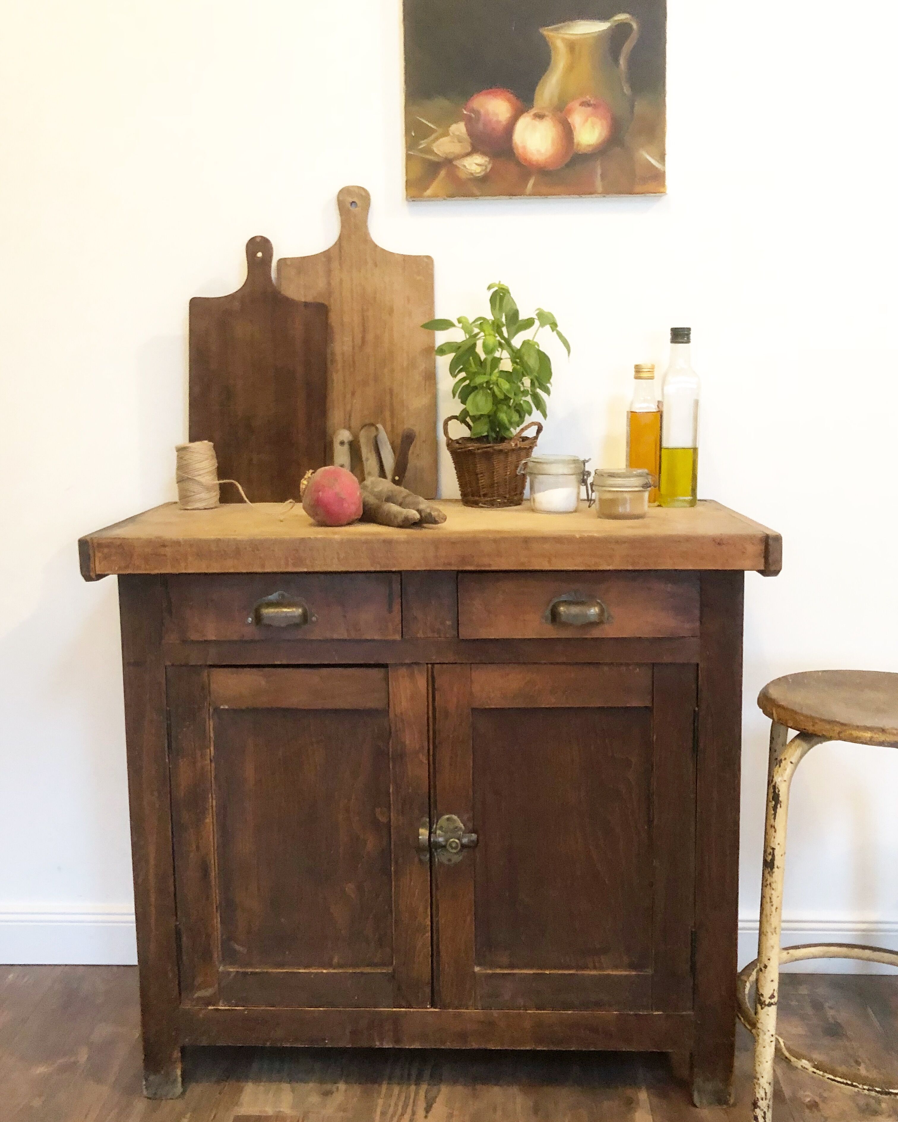 Buffet, old chopping block