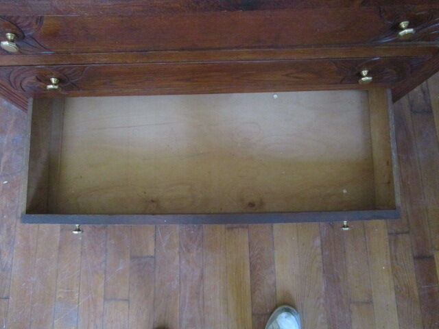 Art-deco chest of drawers