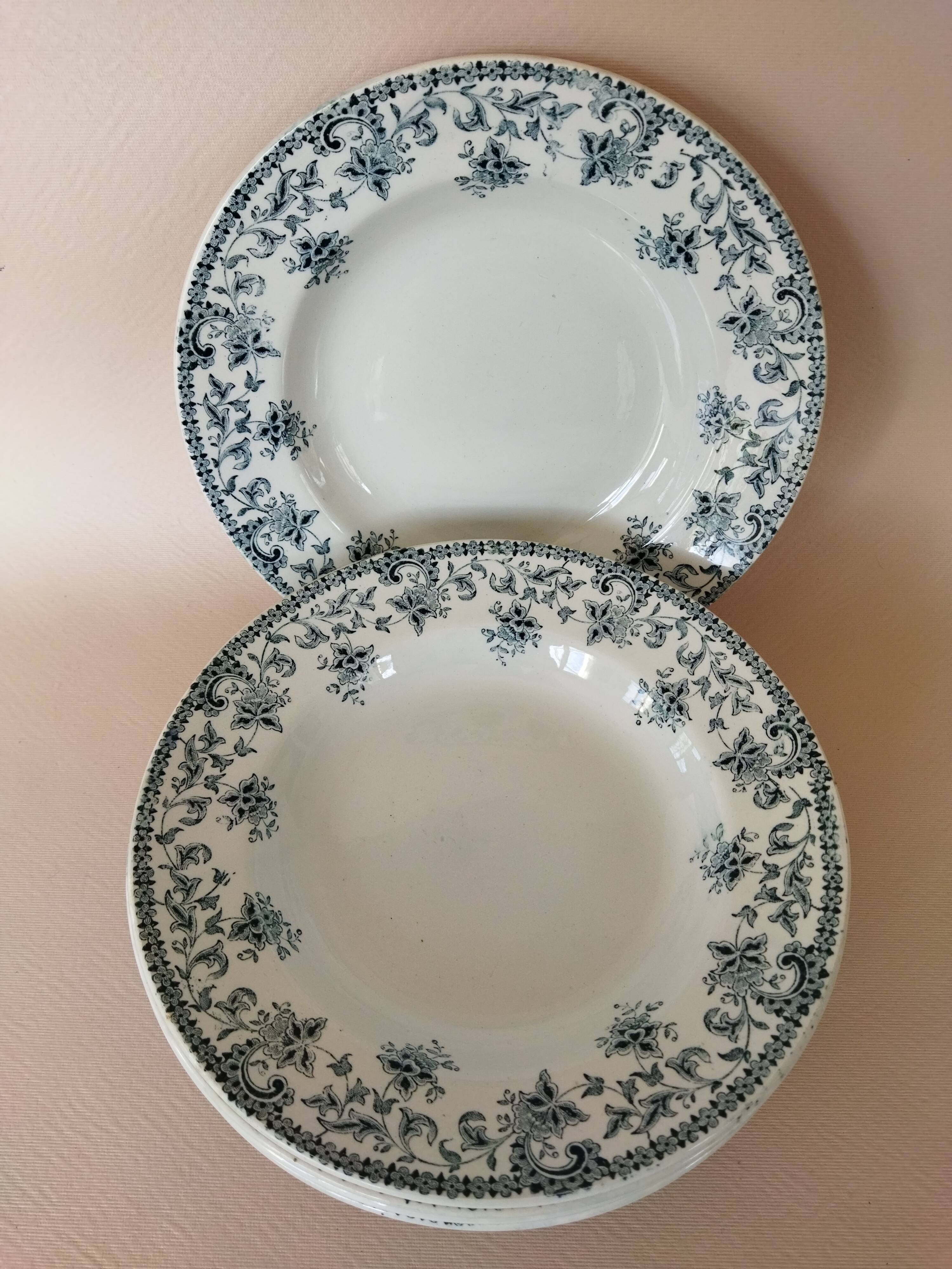 6 St Amand "Jane" iron clay soup plates