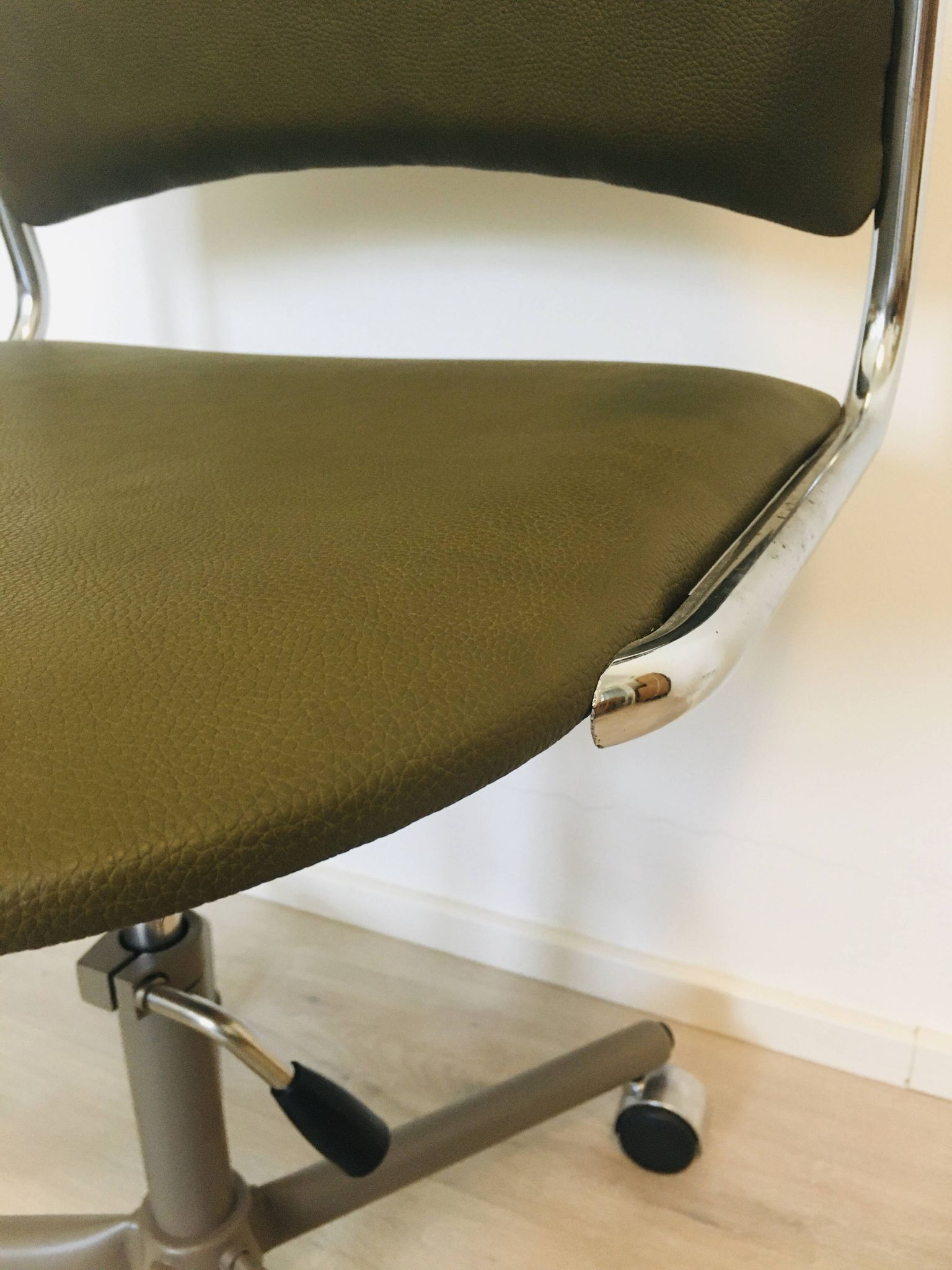 Fully Restored Olive Office Desk Chair by Kovona, Czechoslovakia 1970’s