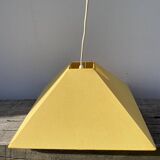 Suspension en tissu jaune 1990