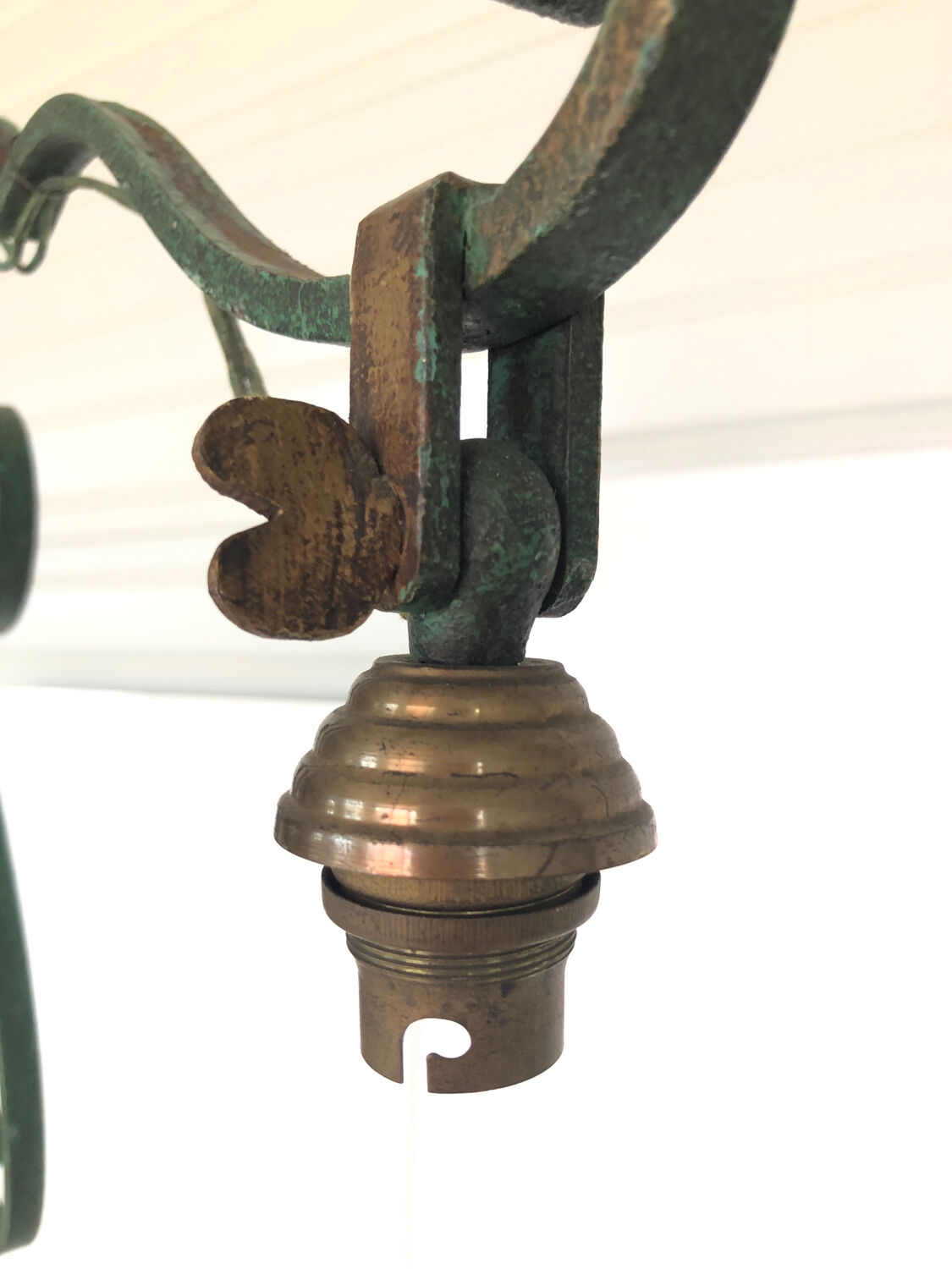 Lampadaire en fer forgé vert et doré vintage année 50