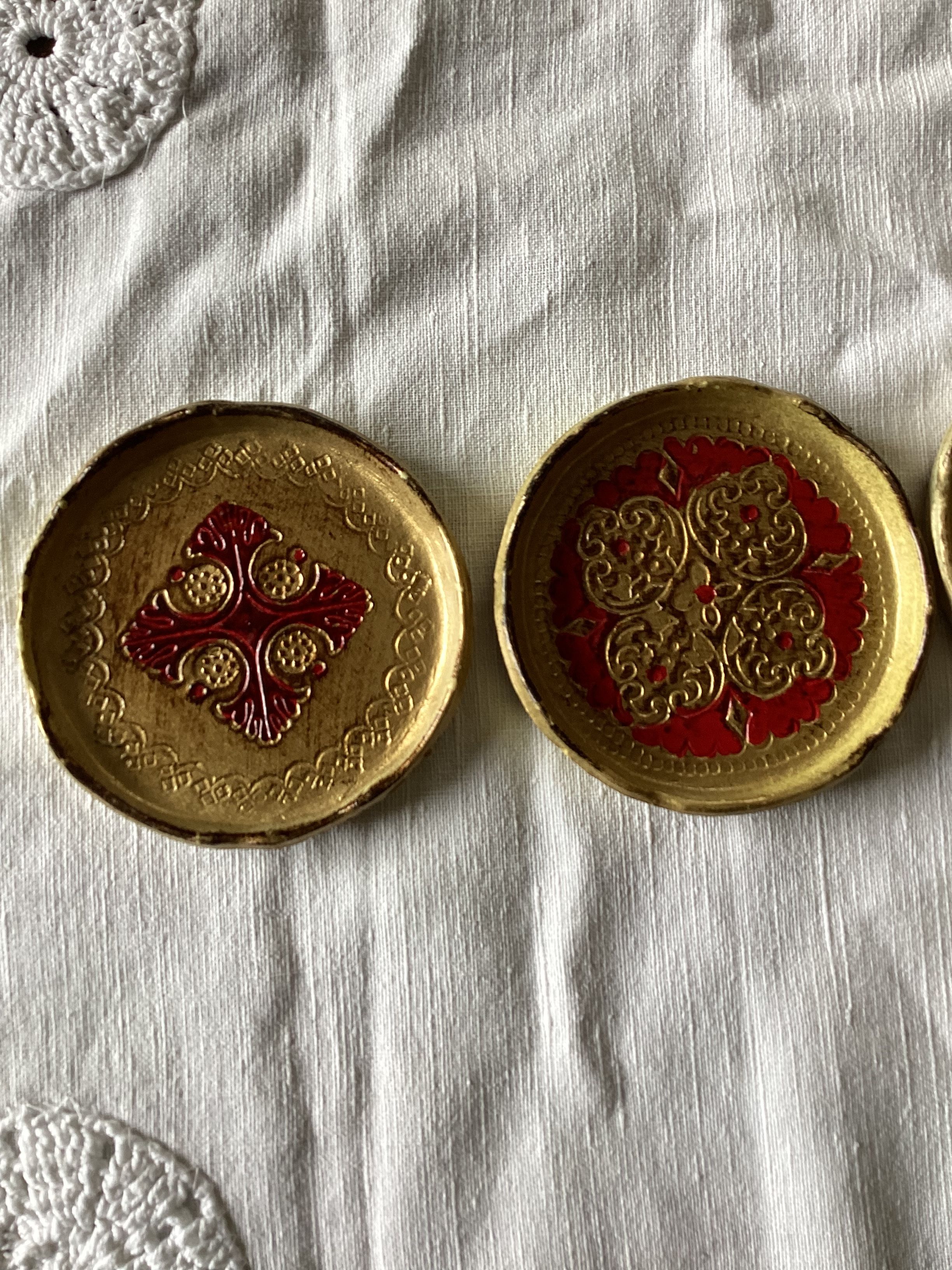 Set of six coasters with small plate