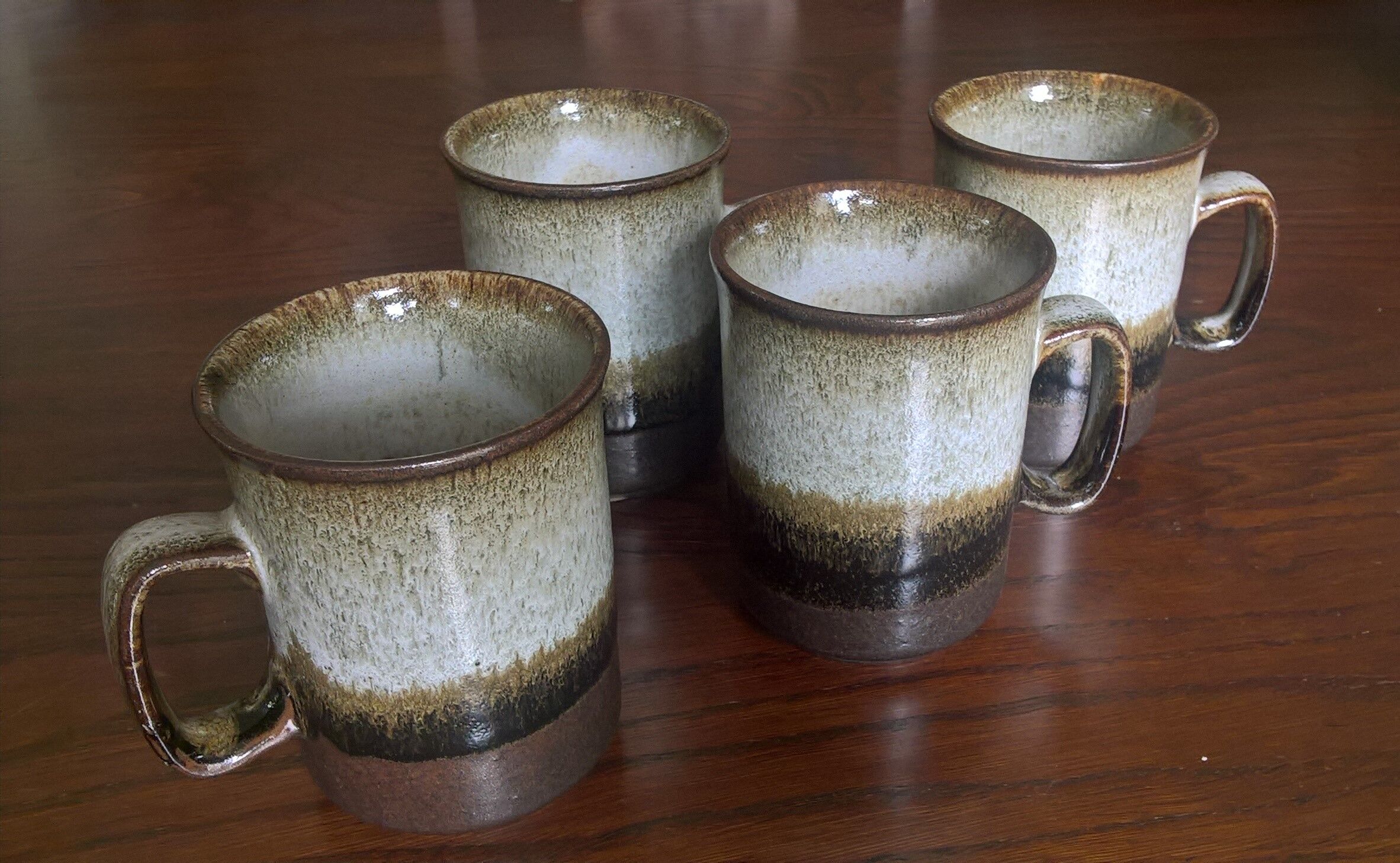 Quatre tasses en grès écossais Dunoon