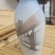 Vase vintage en porcelaine Bing & Grondahl décor vieux Arrhus au chat noir - Danemark années 70