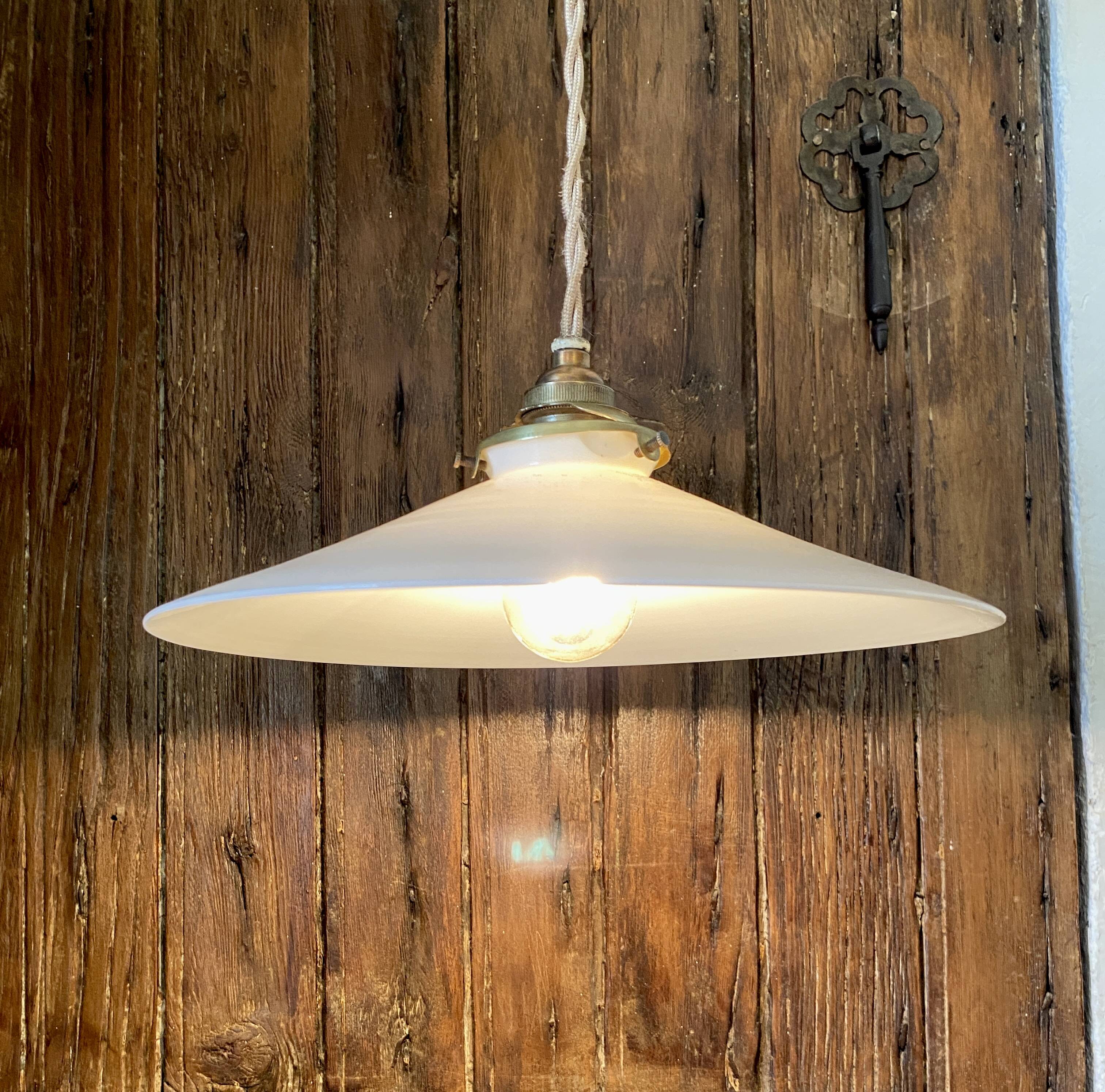 Suspension en opaline