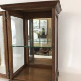 Showcase to be placed in oak