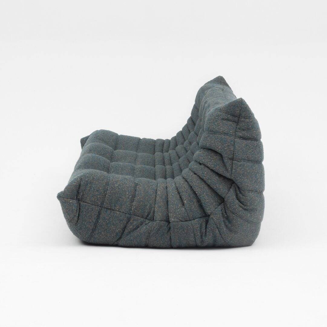 Canapé trois places Togo en bouclé vert par Michel Ducaroy pour Ligne Roset