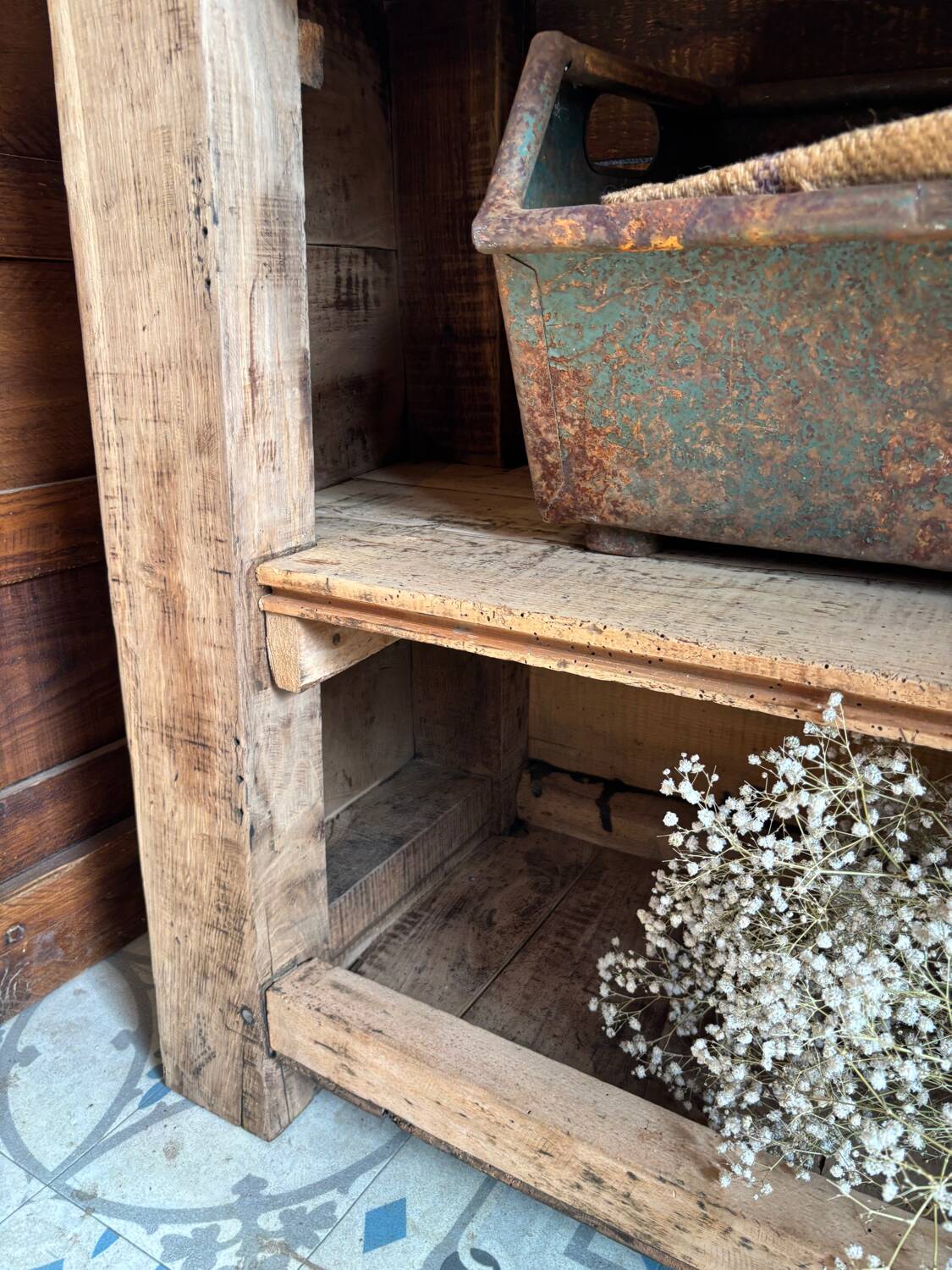 Carpenter's workbench