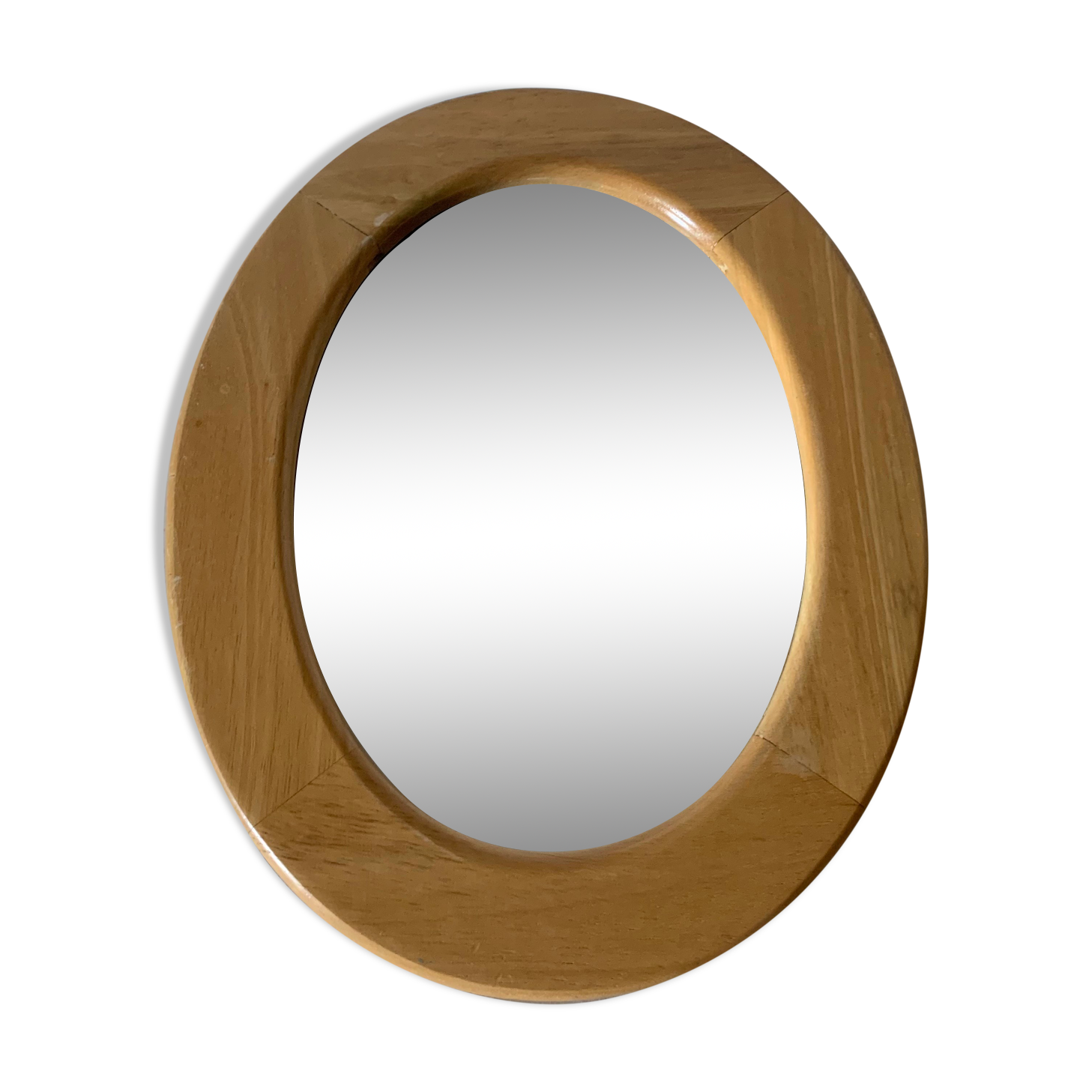 Mirror to install oval