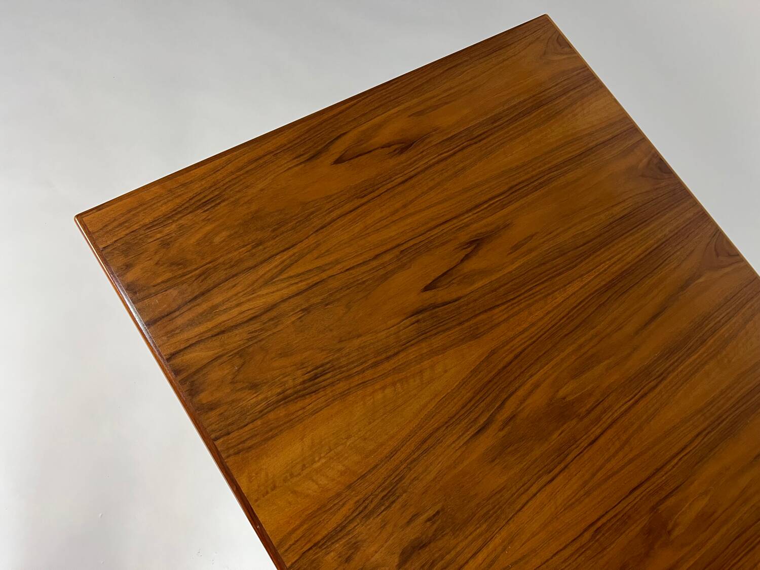 Mid-century dining table walnut vintage 60s Extandable