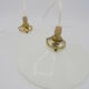 Paire de suspensions en opaline blanche