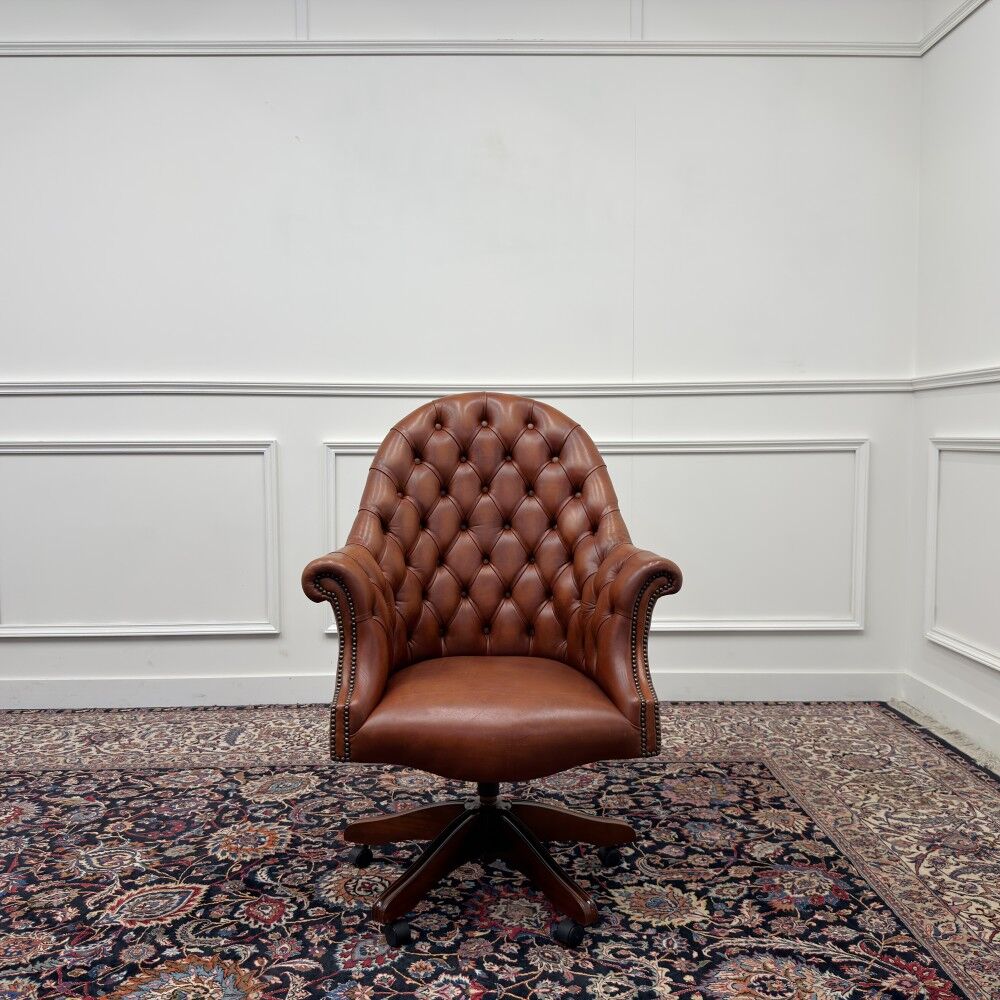 Chaise de directeur Chesterfield anglaise classique