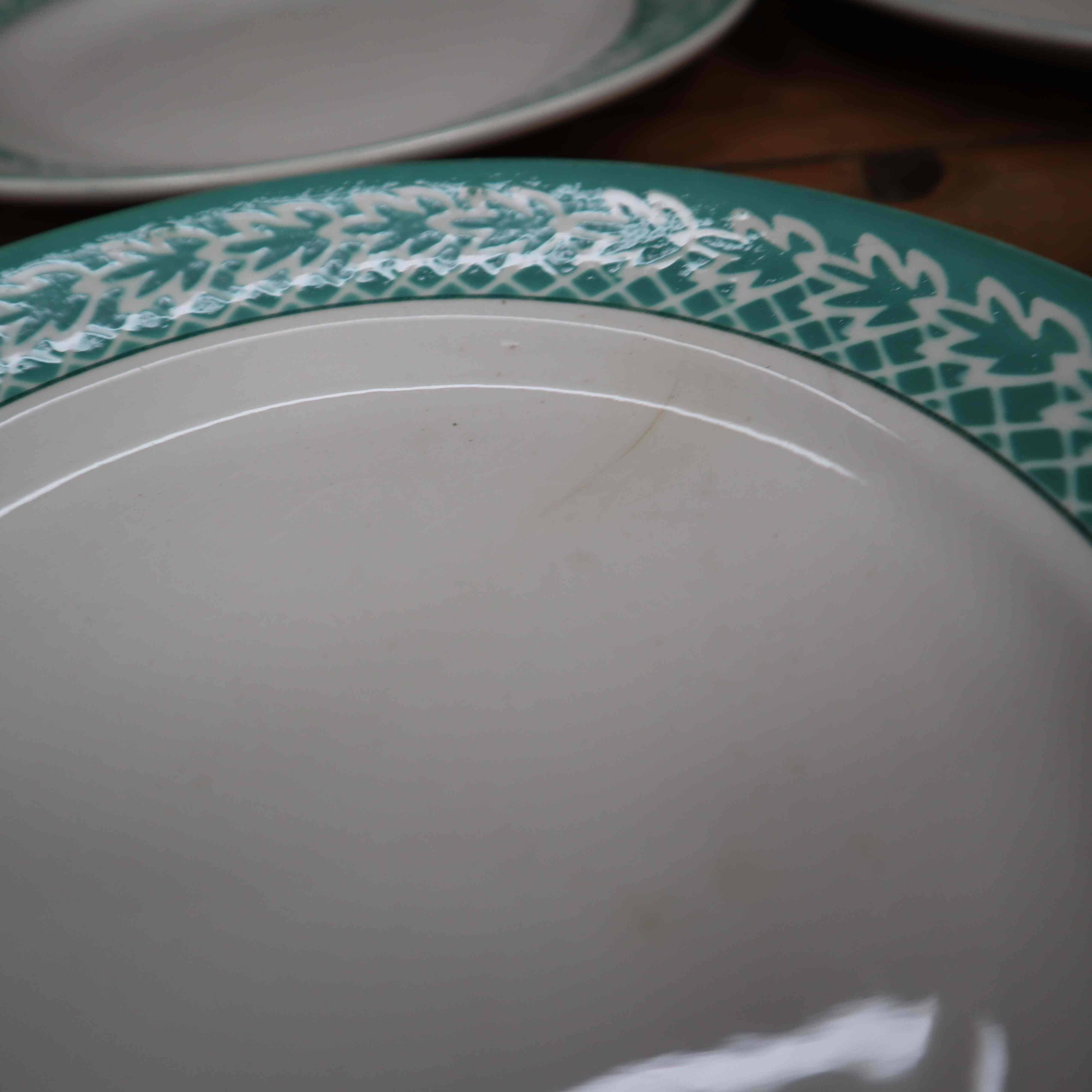 Set of 6 KIFO L'Amandinoise dessert plates with green leaf decor