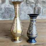 2 vases en laiton gravé