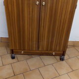 Low shoe cabinet