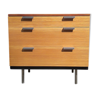 Dresser John and Sylvia Reid, stag edition1960