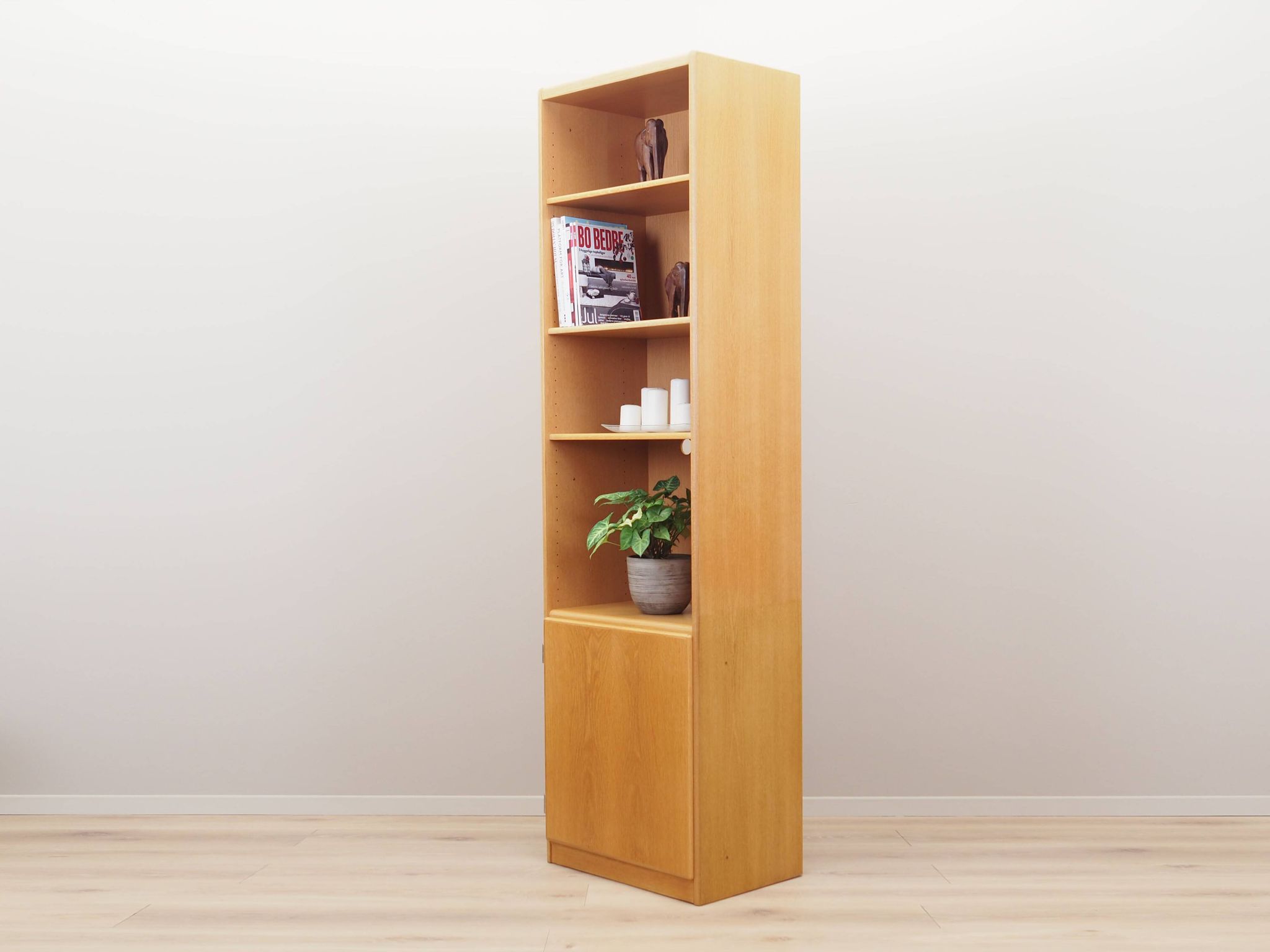 Bibliothèque, design danois, années 1960, production : Danemark