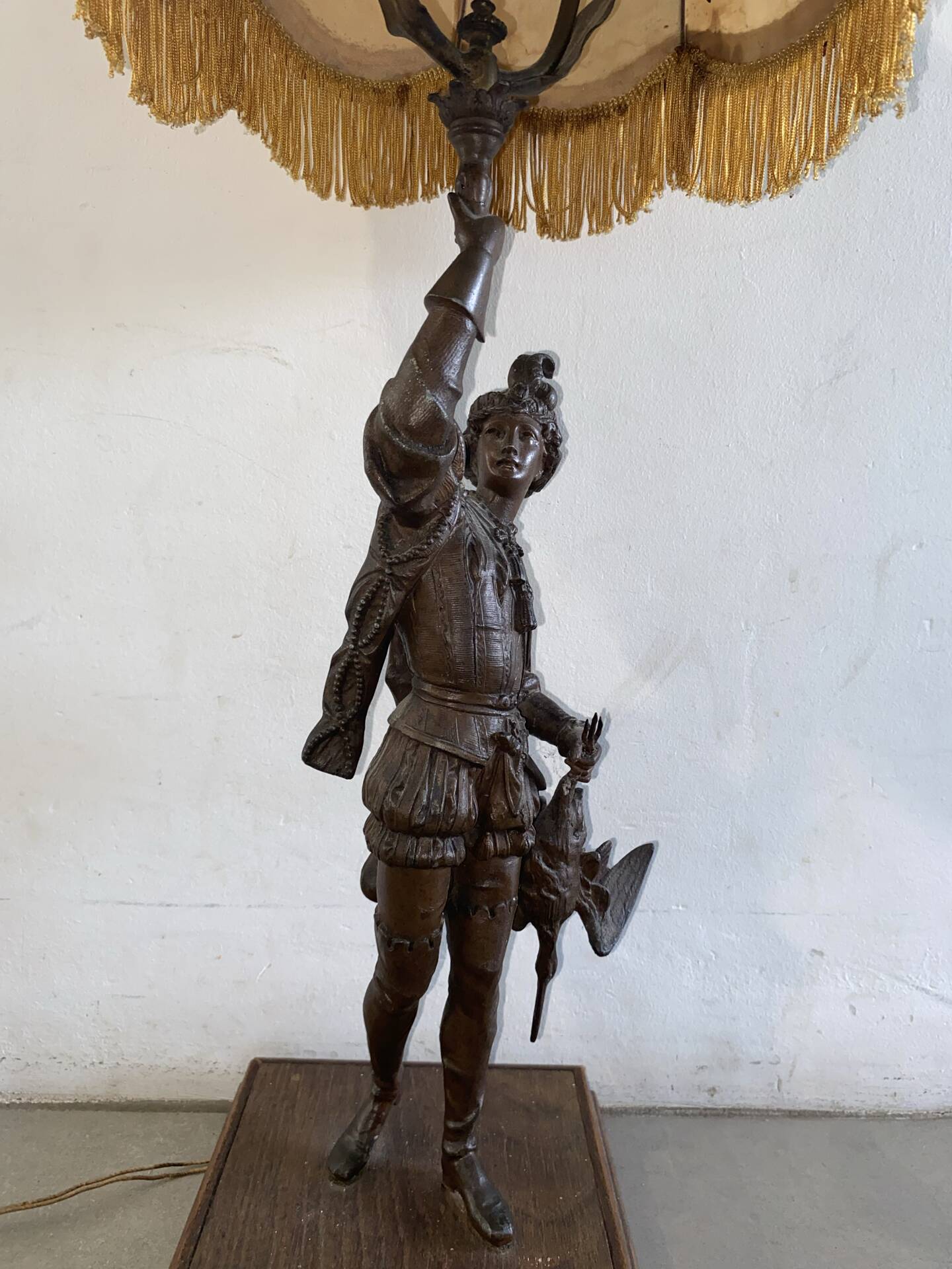 Antique statue lamp "The Hunt Louis XIII" signed LSF