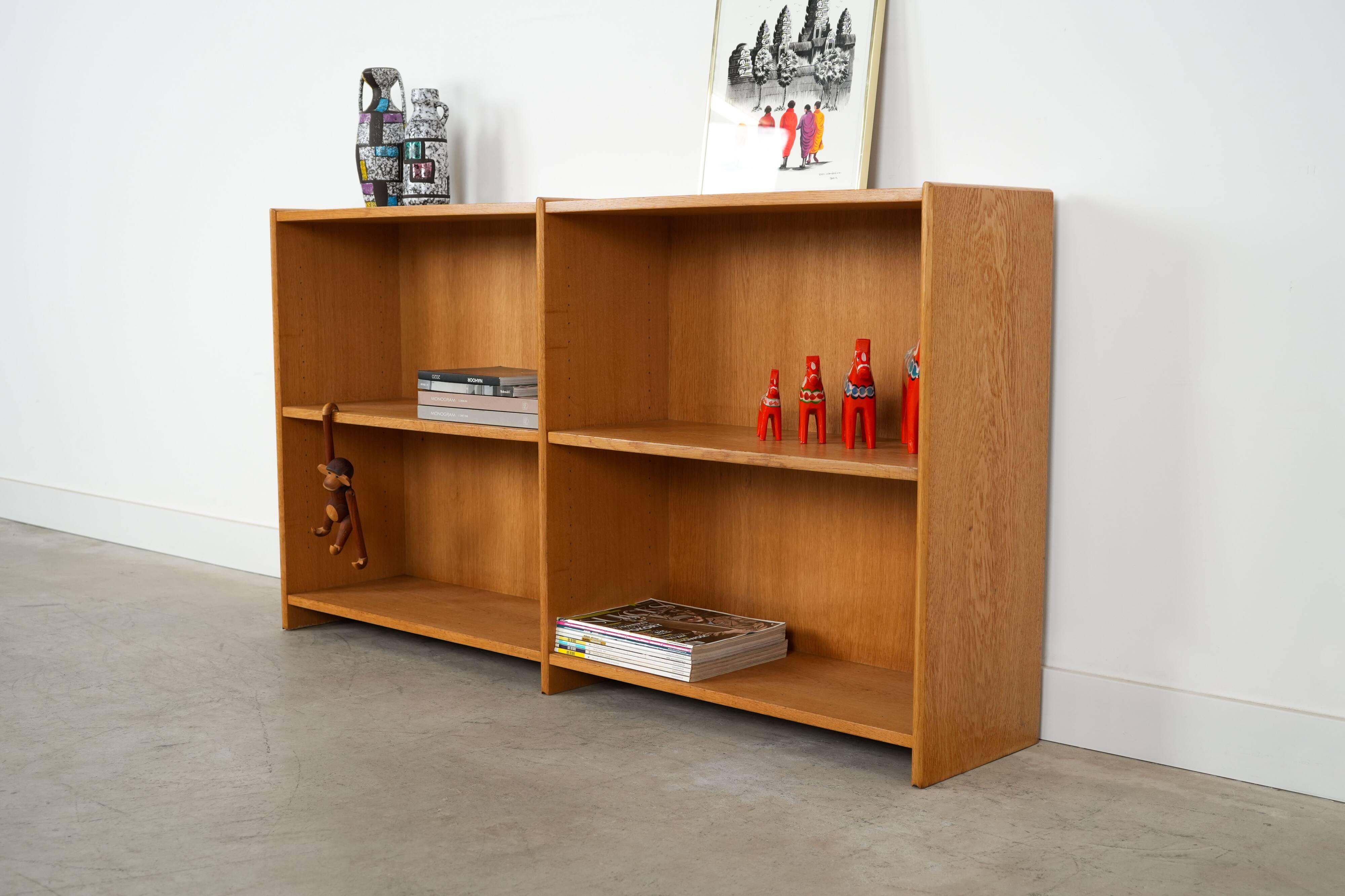 Oak bookcase, Danish design, 1970s, manufacturer: Lyby Møbler
