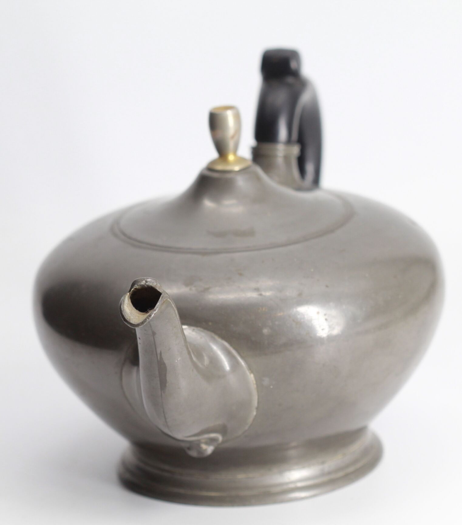 Former teapot R.Broadhead & co Sheffield