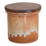 Glazed stoneware pot and its wooden lid