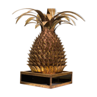 Pineapple lamp