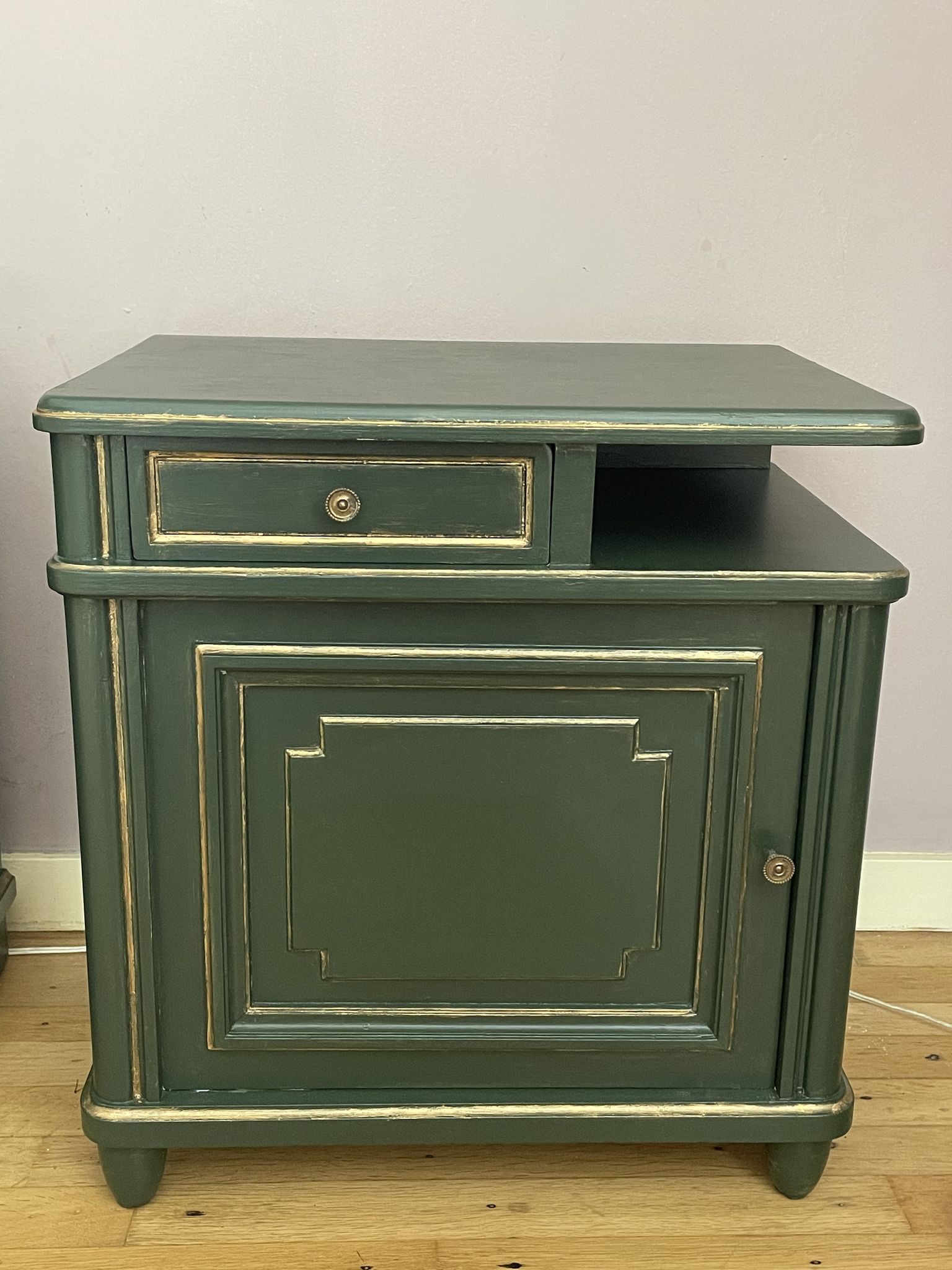 Paire de chevets art-déco en bois peint