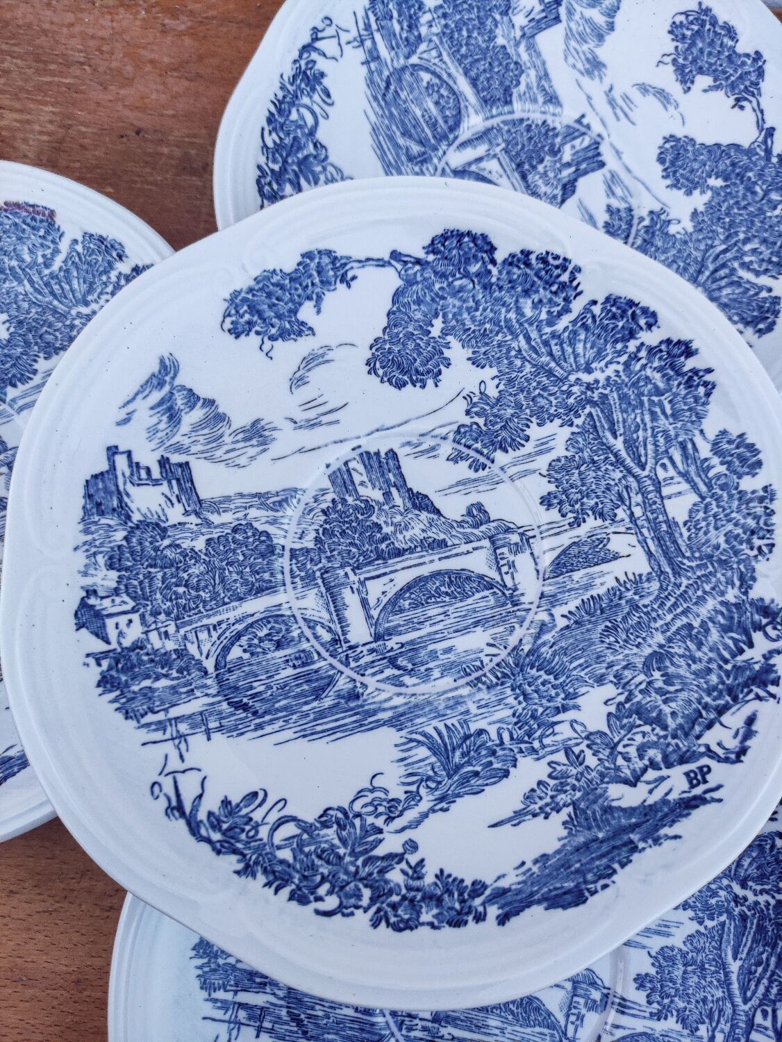 Set of 5 Gien dessert plates