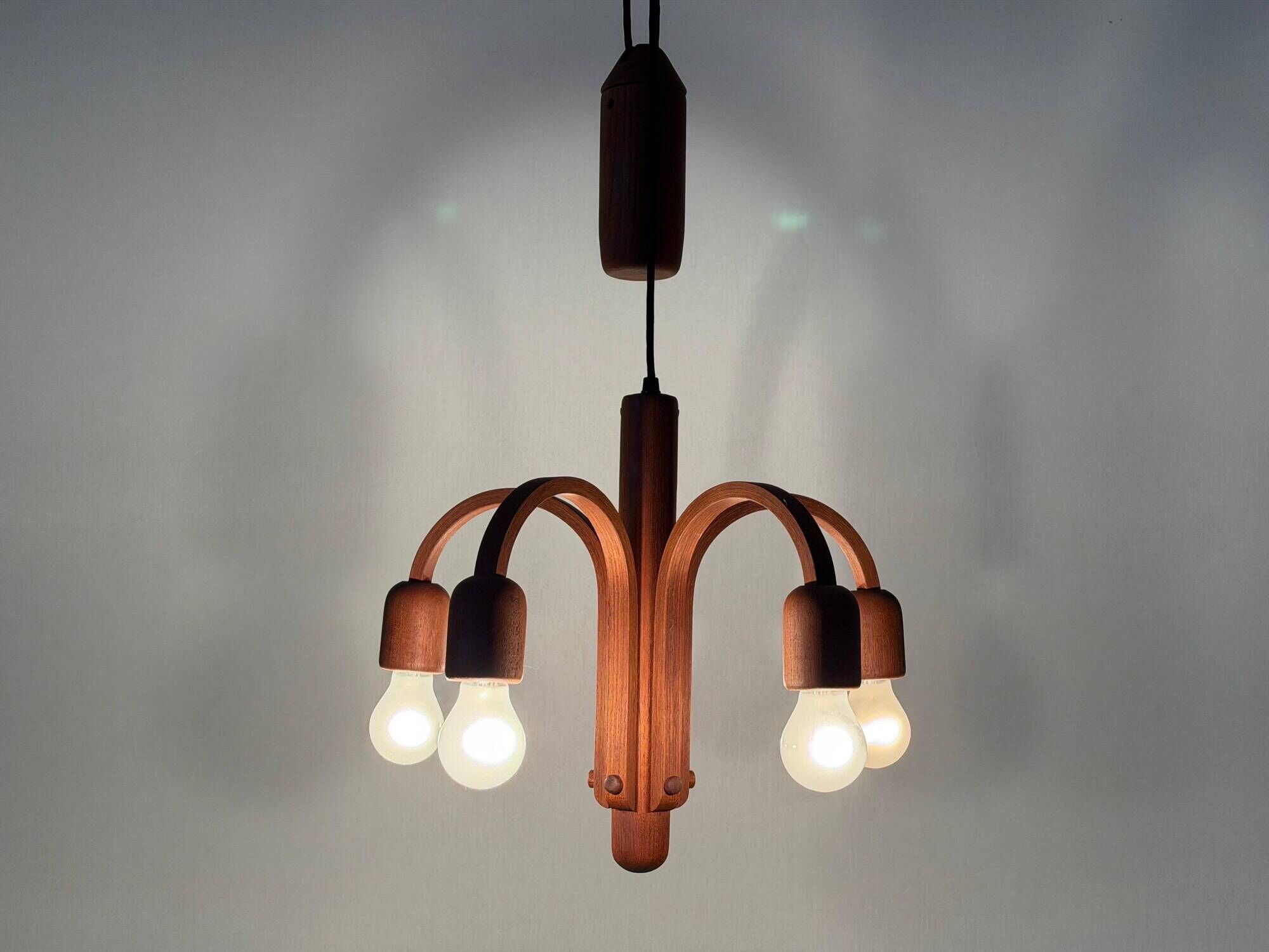 Suspended Sputnik counterweight lamp with 5 arms in teak by Domus, 1970s, Italy.