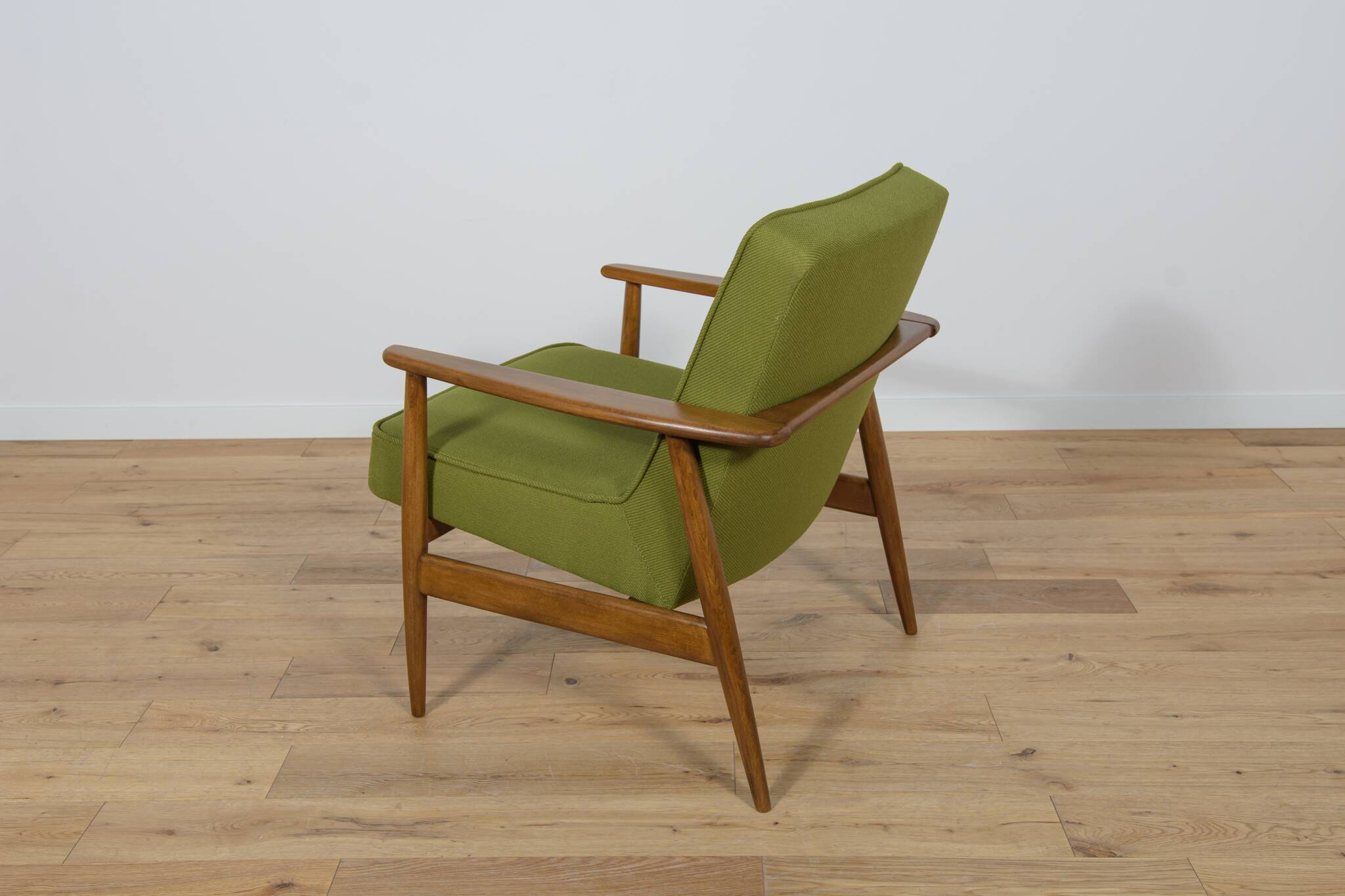 Model 300-192 Armchairs by Juliusz Kedziorek from Goscinska Furniture Factory, 1970s, Set of 2