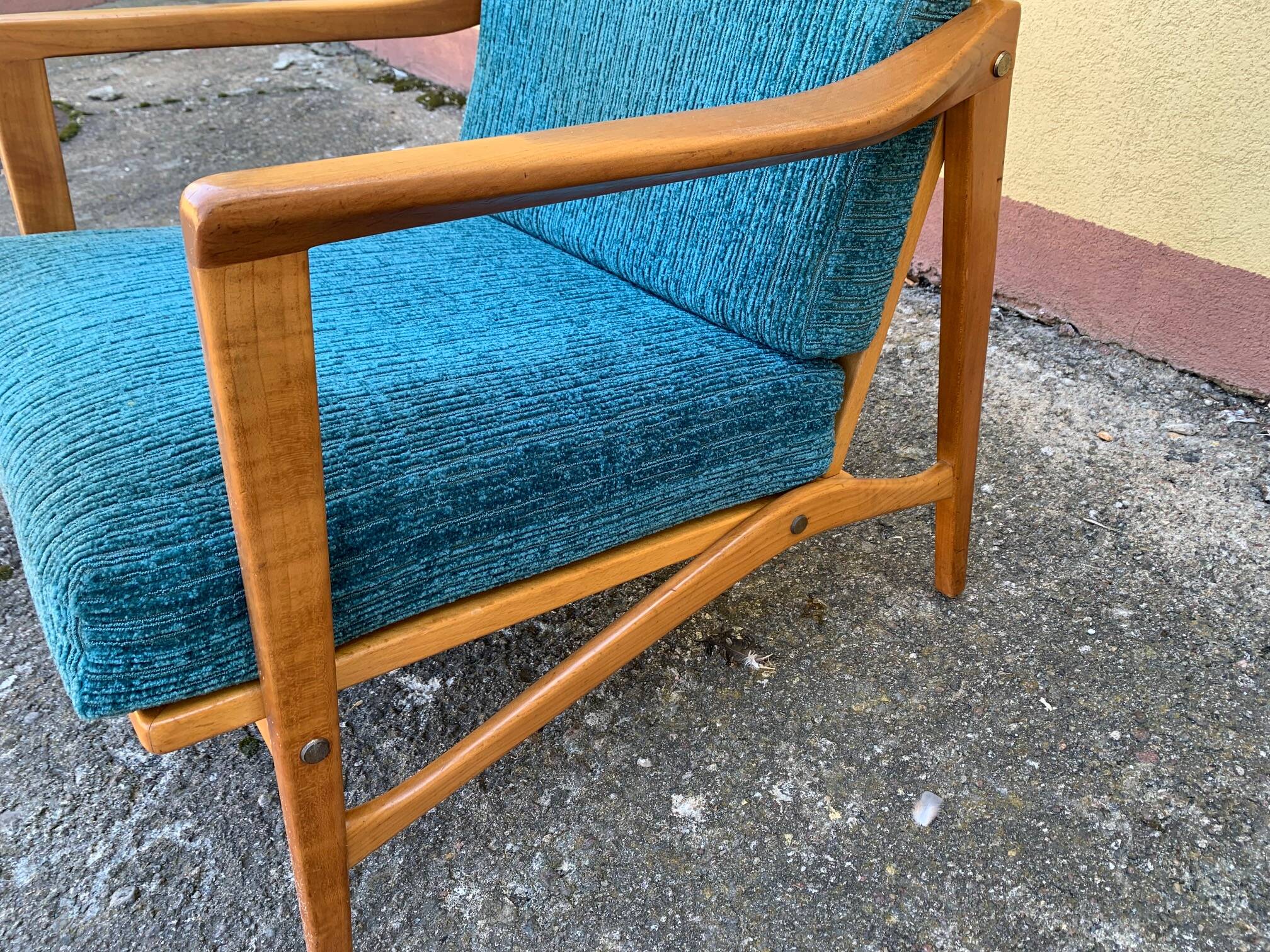 A pair of Wilhelm Knoll, Knoll Antimott armchairs, 1960s.