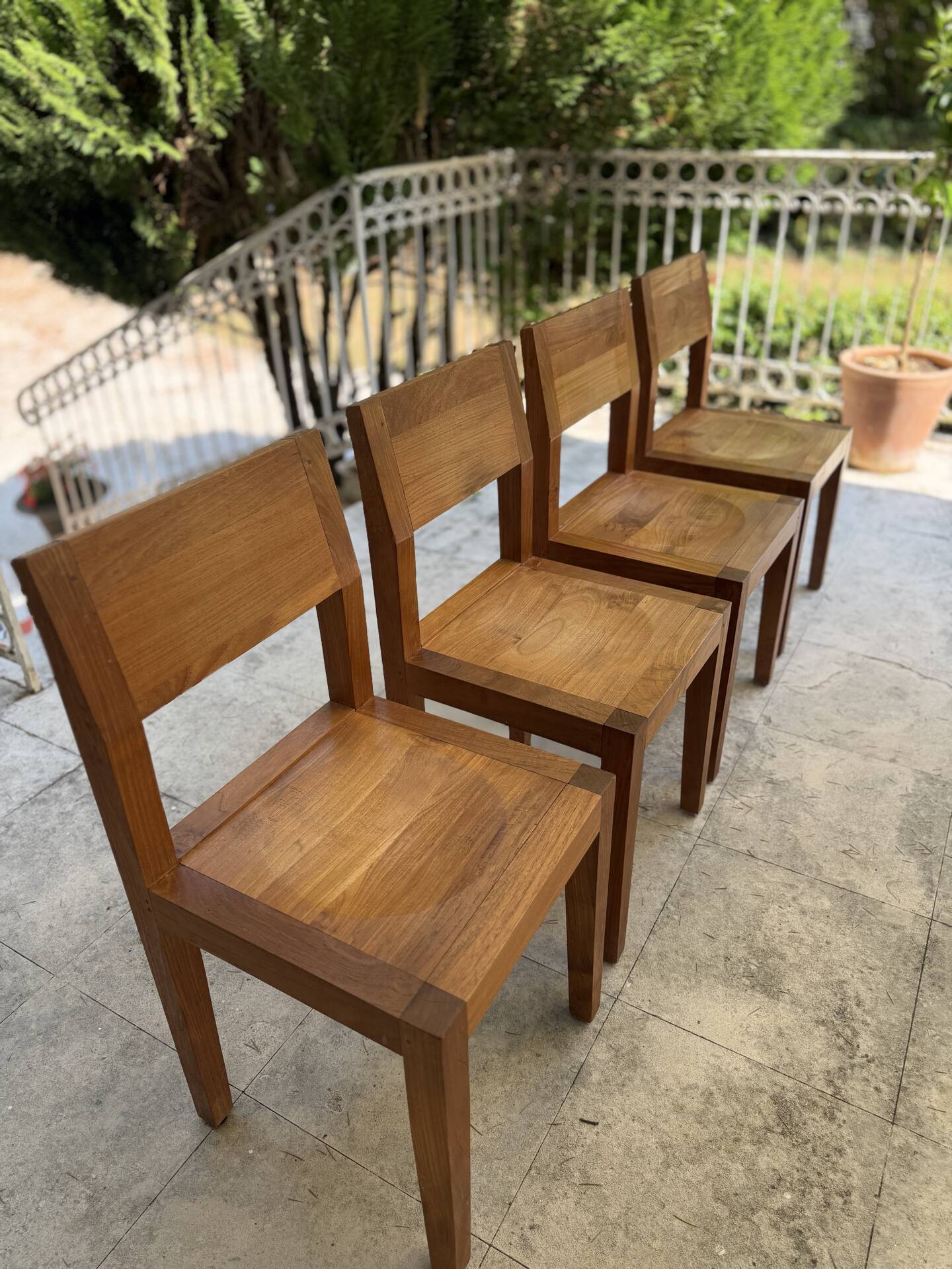 Set of 4 Ethnicraft teak chairs