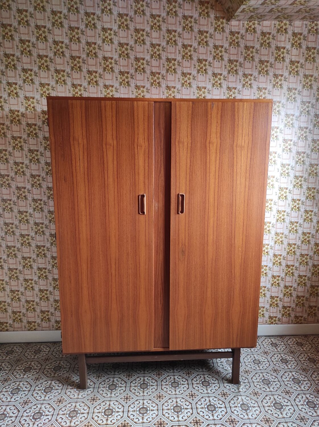 Scandinavian style 2 door wardrobe