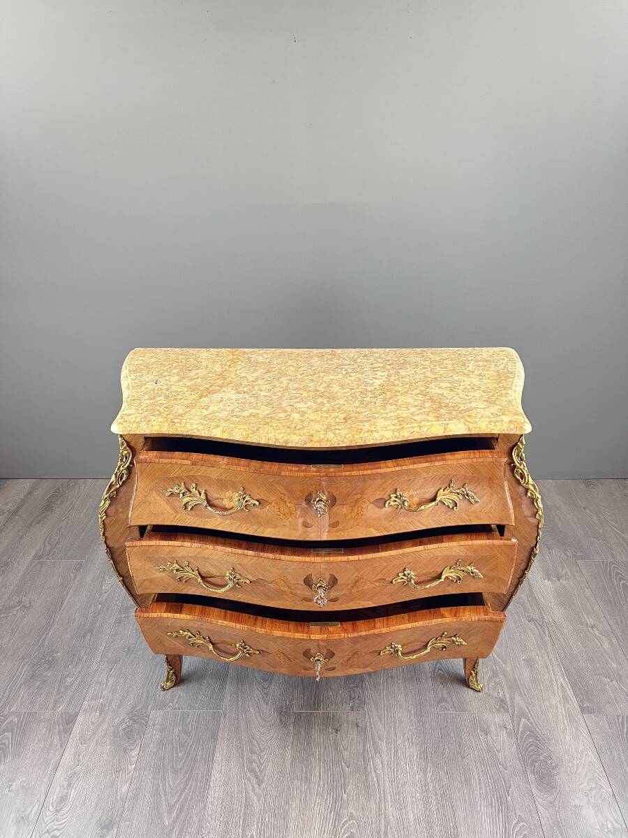 Louis XV chest of drawers stamped Marking P., late 19th century
