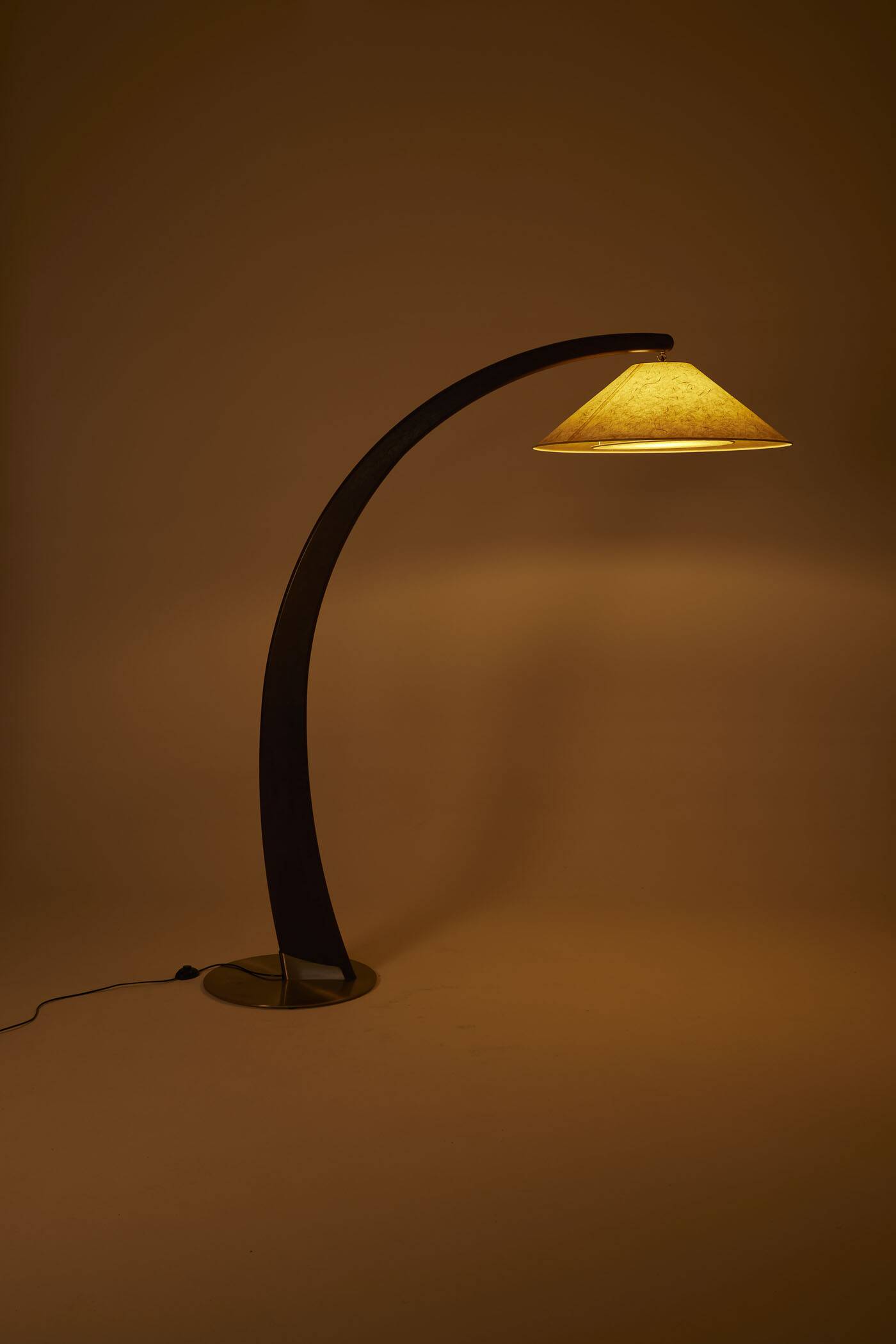 Natuzzi Salotti wooden floor lamp
