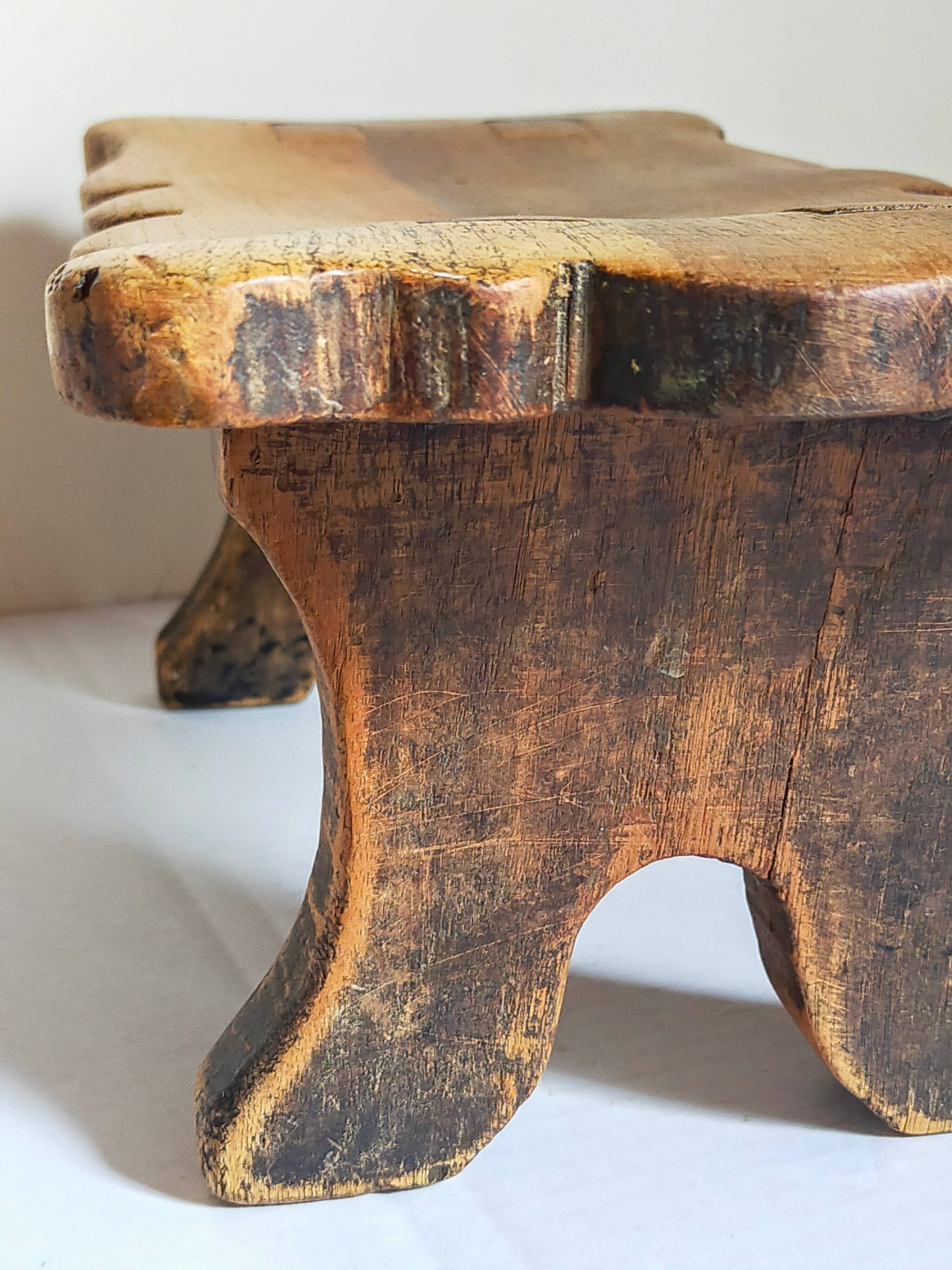 Old footstool in solid wood 19th century